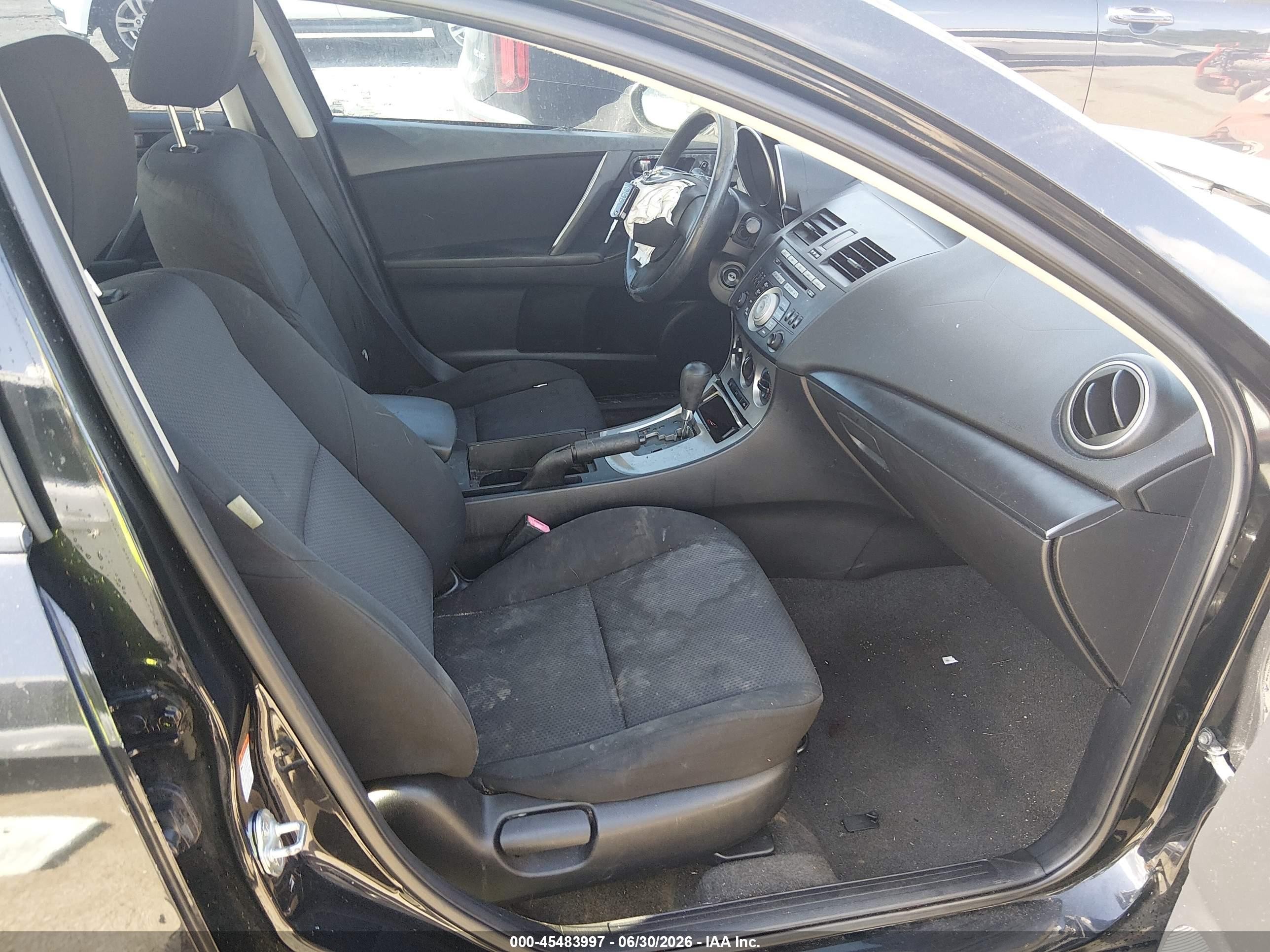 2011 Mazda Mazda3 I Sport Black vin: JM1BL1UG6B1381394