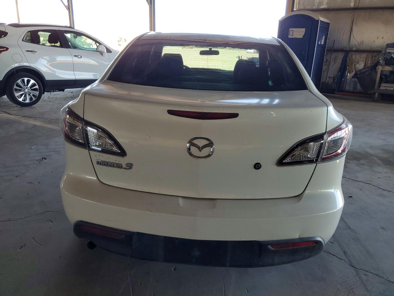 2011 Mazda 3 I White vin: JM1BL1UG6B1422140