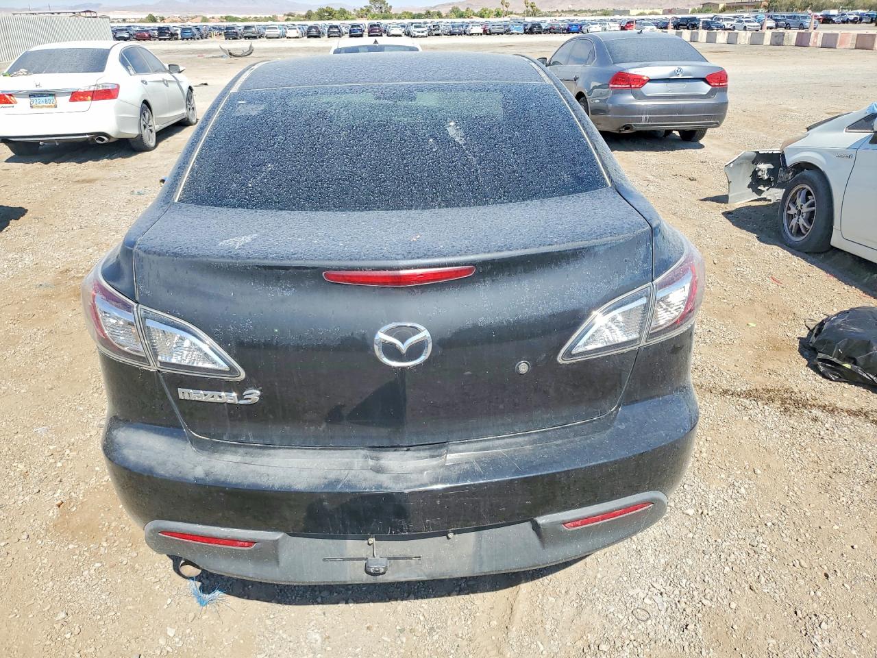 2011 Mazda 3 I Black vin: JM1BL1UG7B1403015