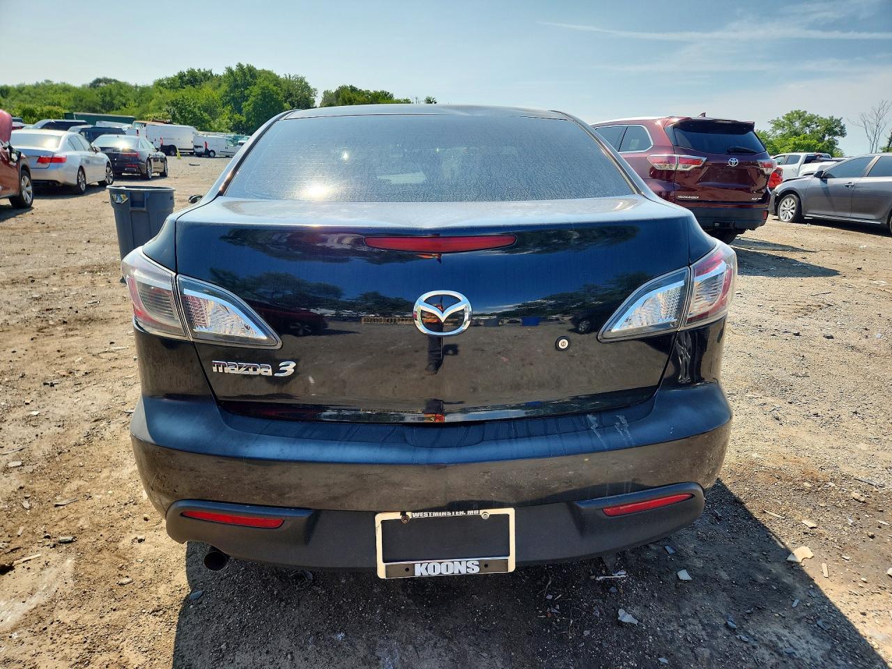 2011 Mazda 3 I Black vin: JM1BL1UG7B1470973