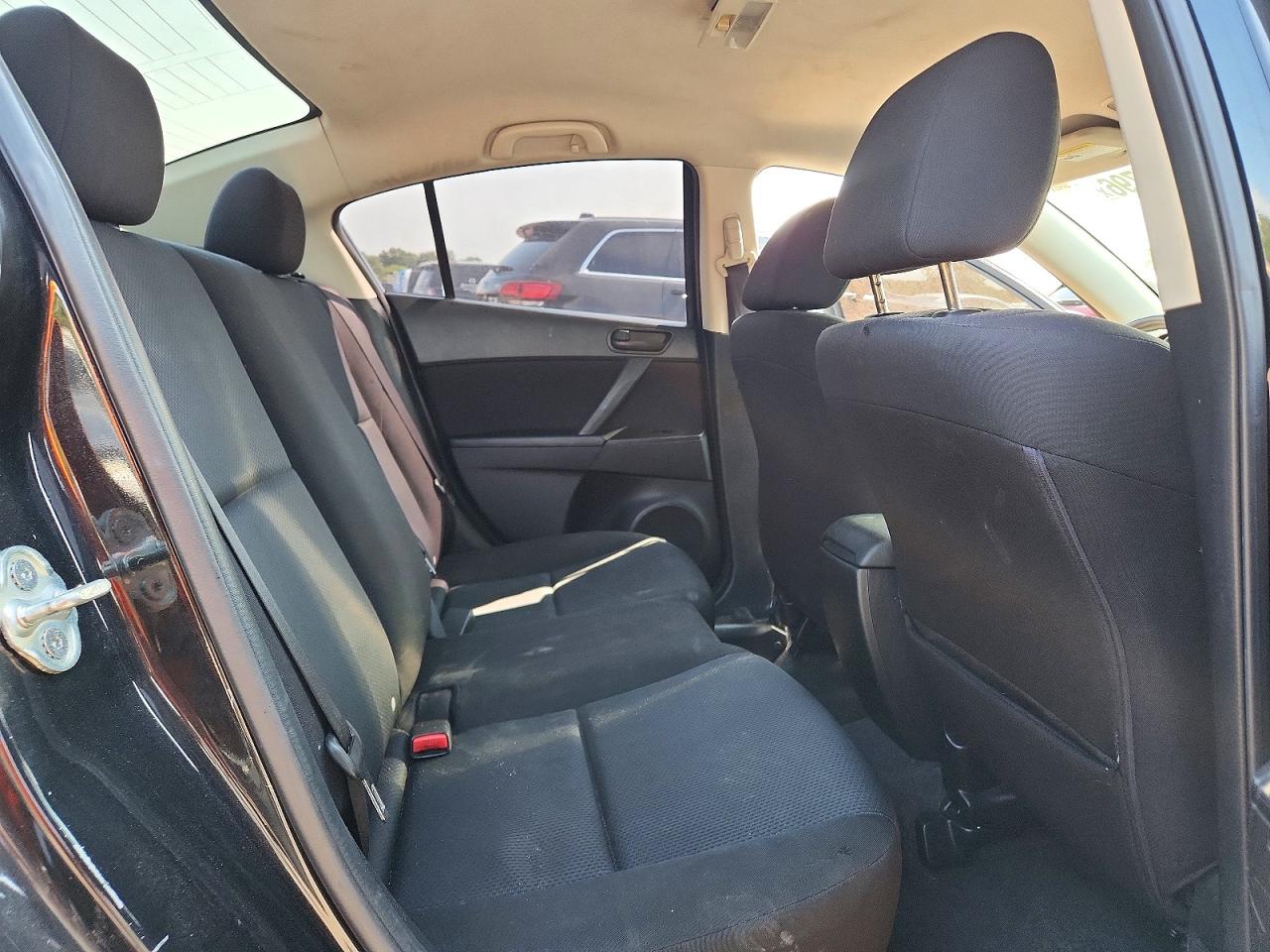 2011 Mazda 3 I Black vin: JM1BL1UG7B1470973