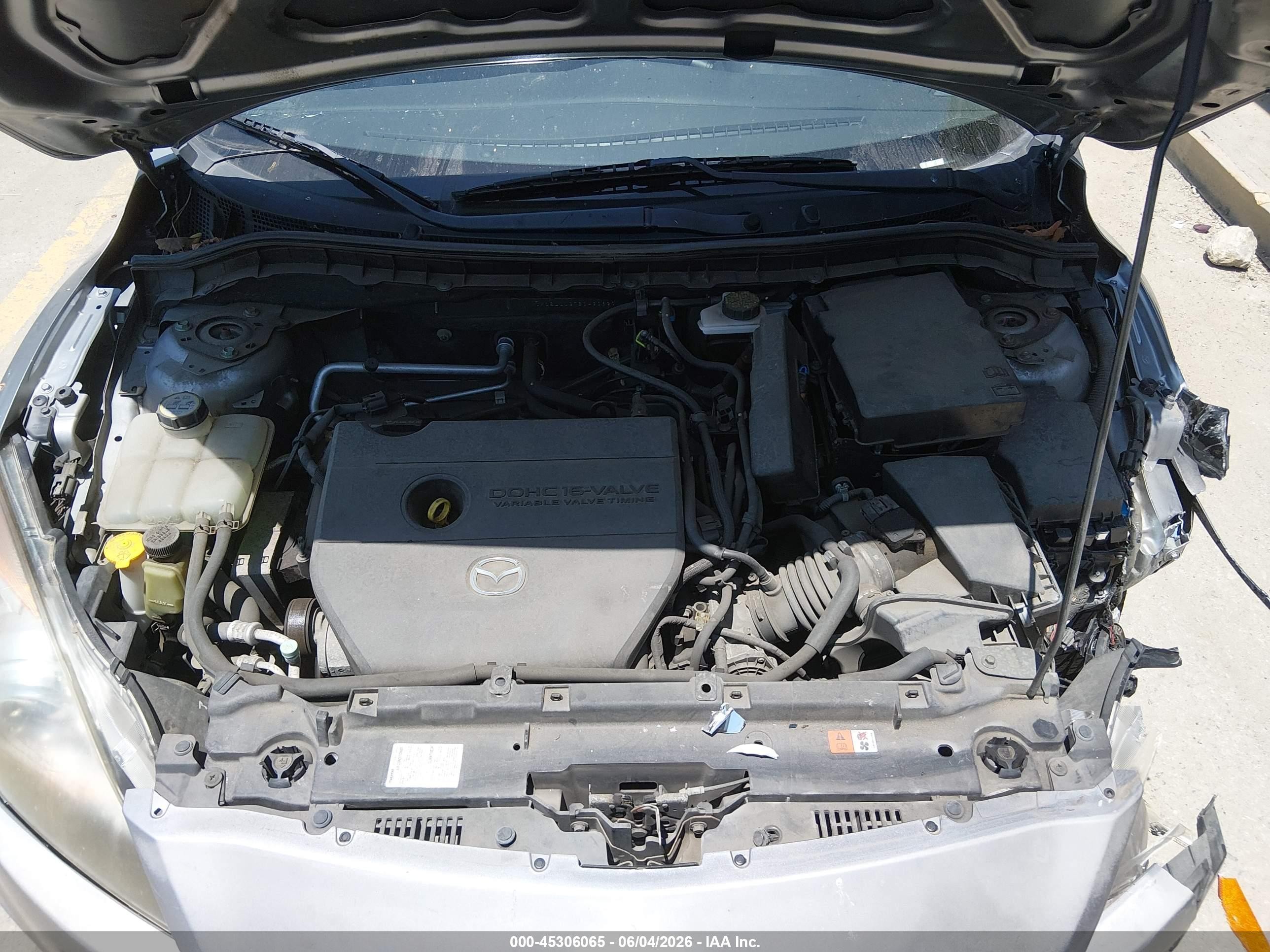 2011 Mazda Mazda3 I Sport Silver vin: JM1BL1UG7B1490690