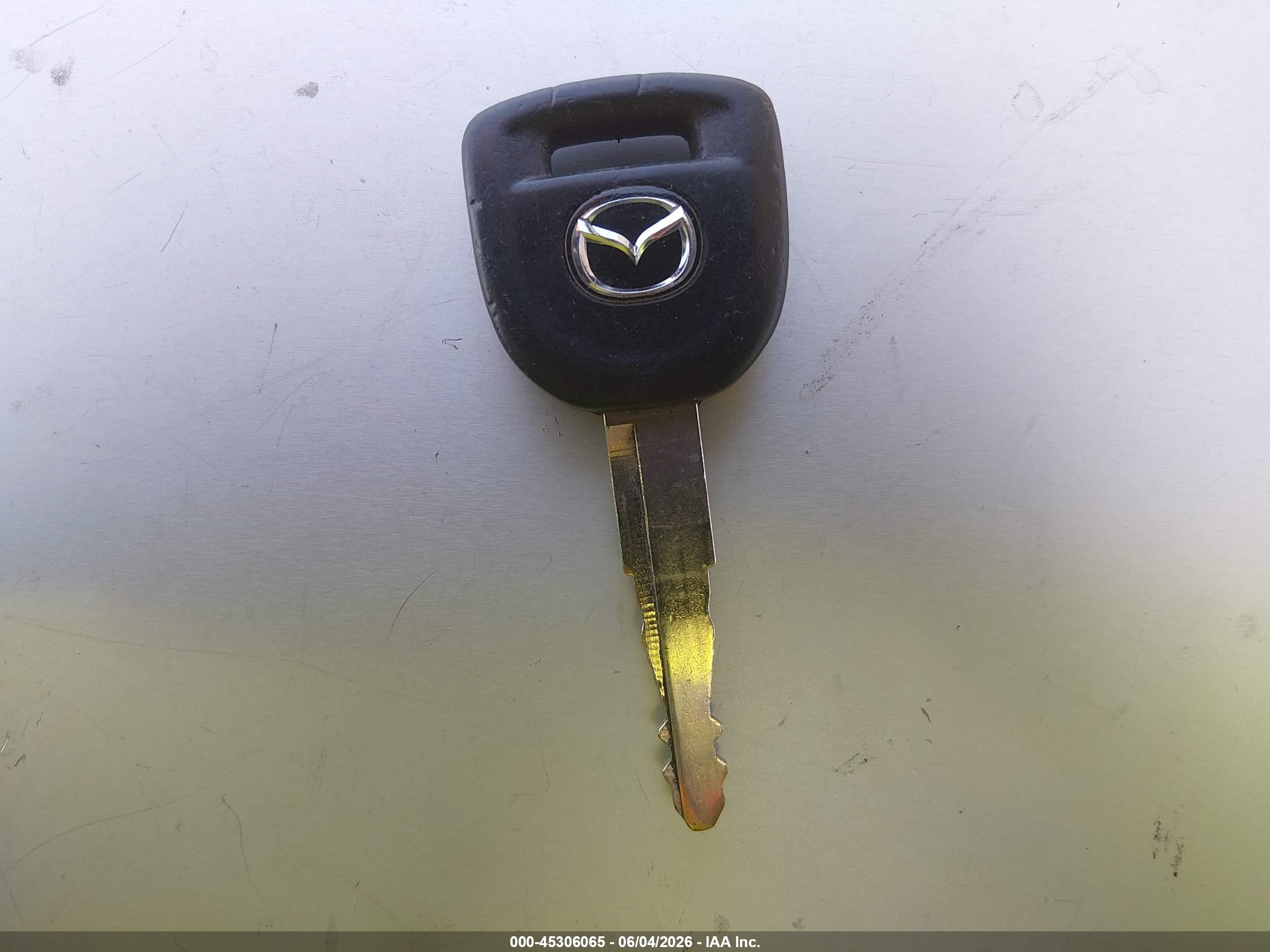 2011 Mazda Mazda3 I Sport Silver vin: JM1BL1UG7B1490690
