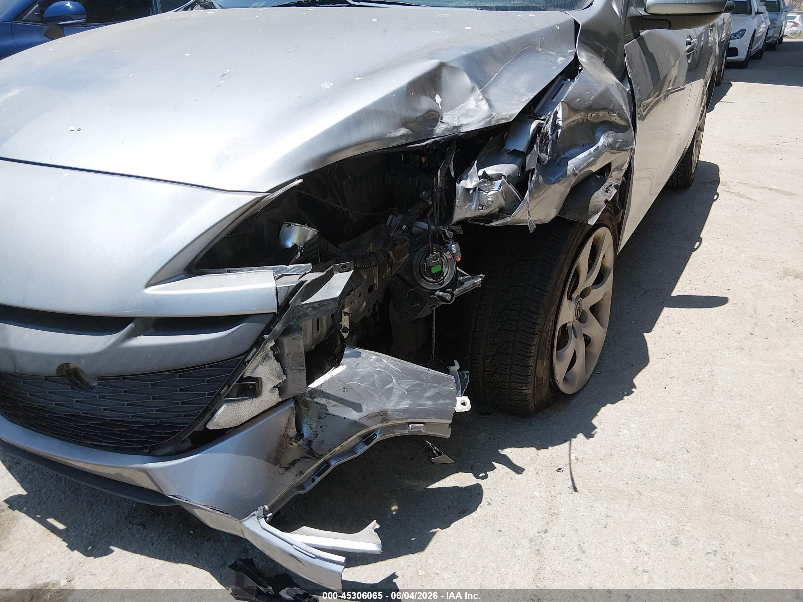 2011 Mazda Mazda3 I Sport Silver vin: JM1BL1UG7B1490690