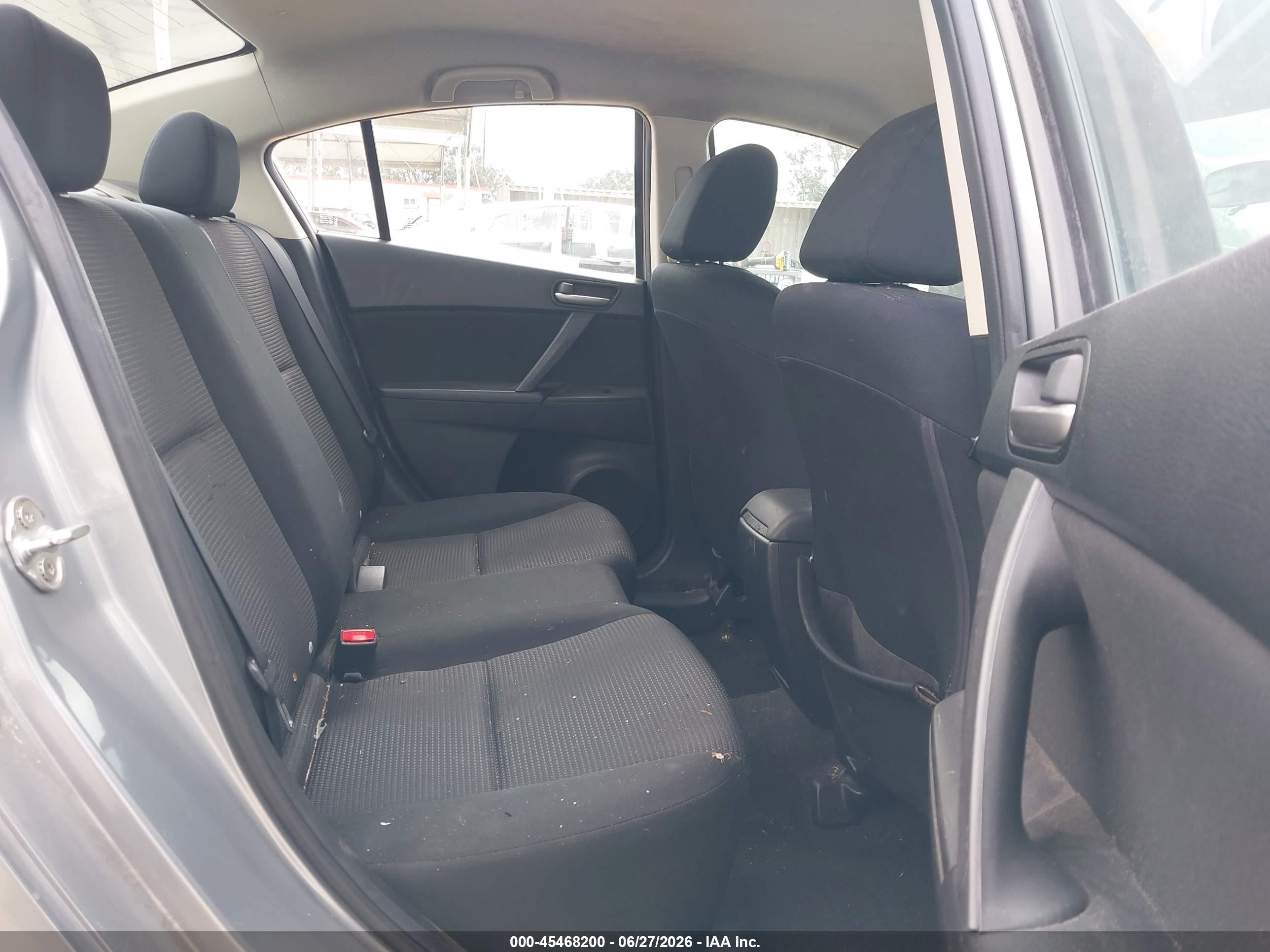2012 Mazda Mazda3 I Sport Silver vin: JM1BL1UG7C1554714