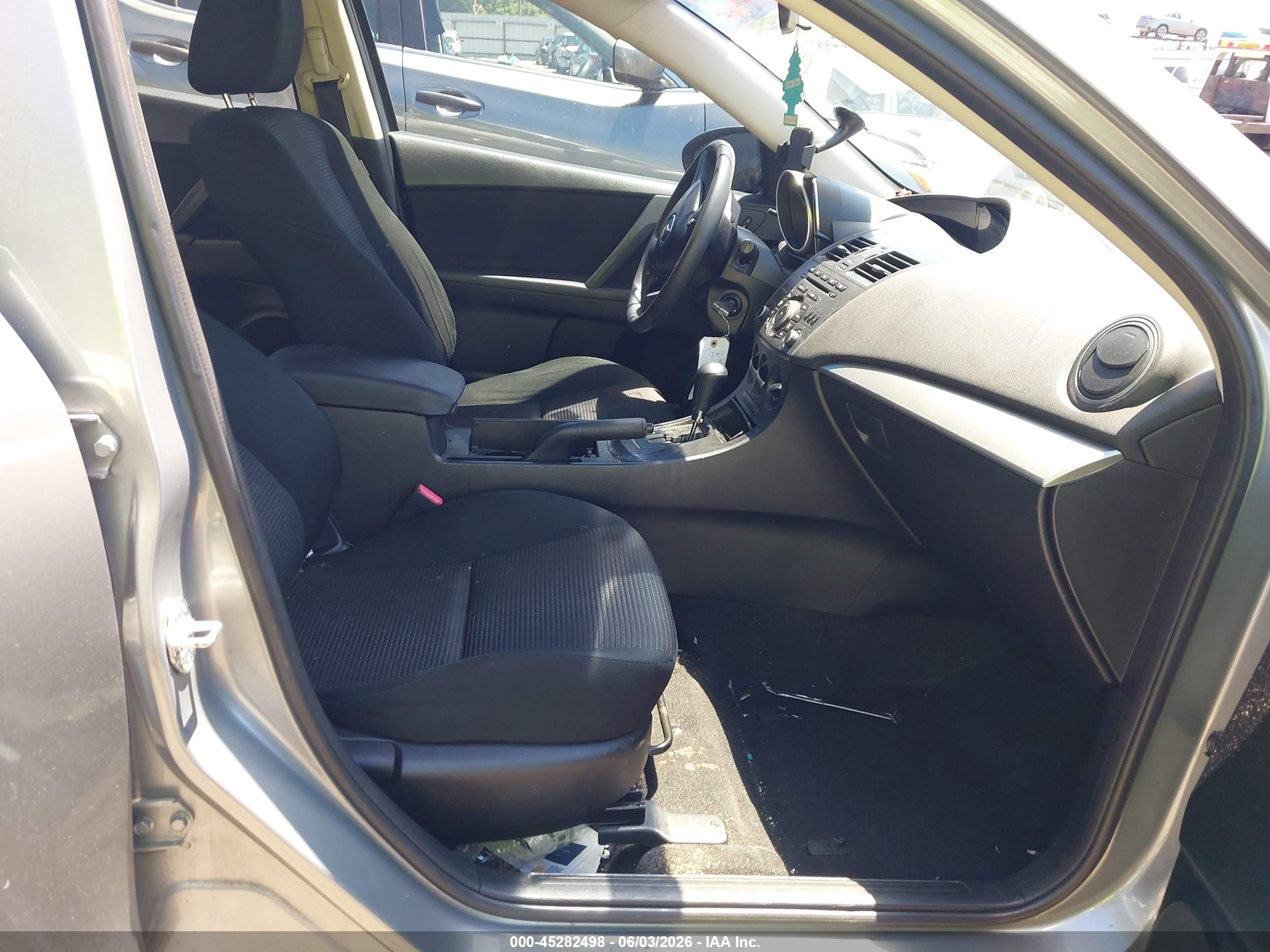 2012 Mazda Mazda3 I Sport Silver vin: JM1BL1UG8C1554866