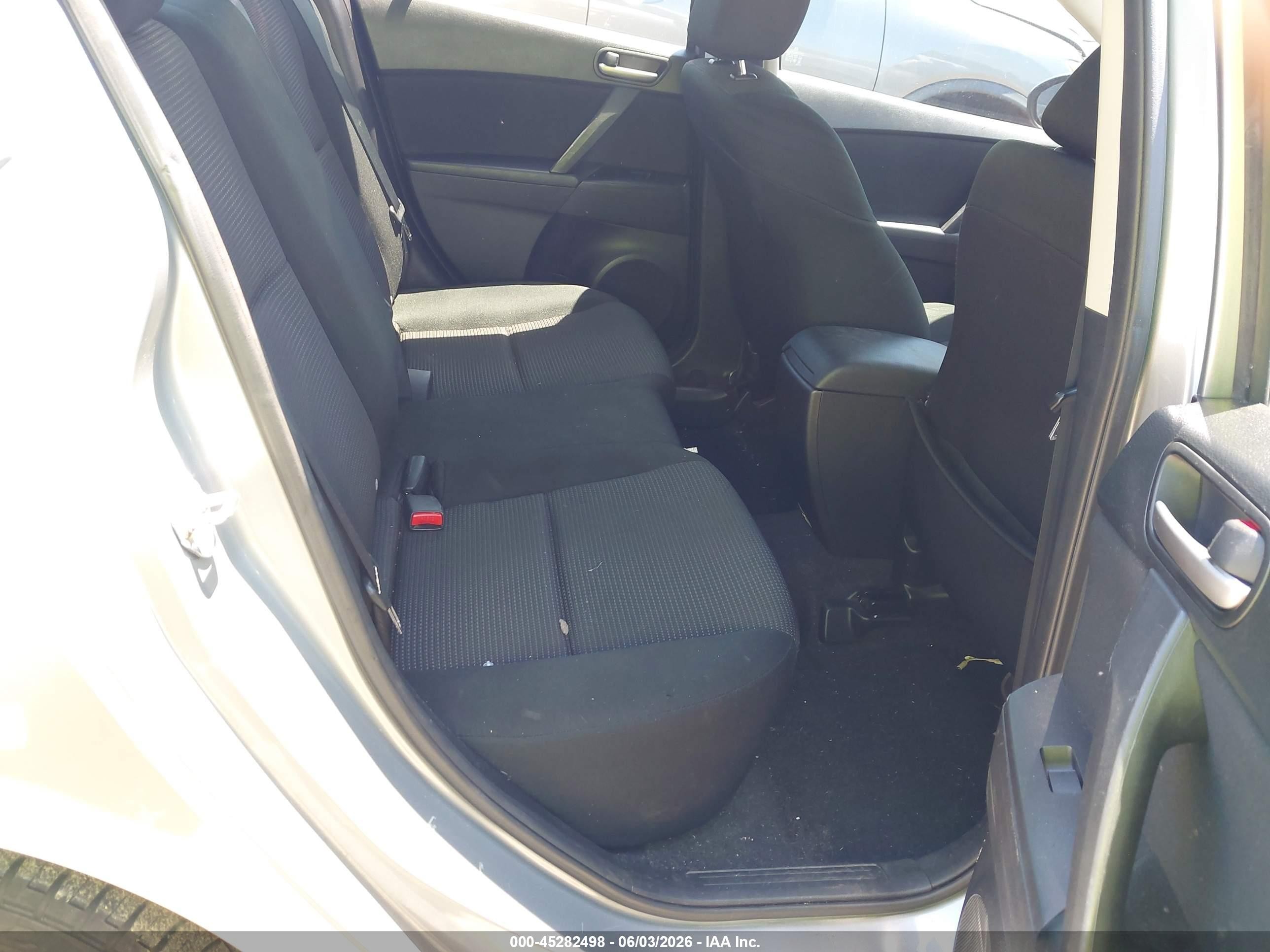 2012 Mazda Mazda3 I Sport Silver vin: JM1BL1UG8C1554866