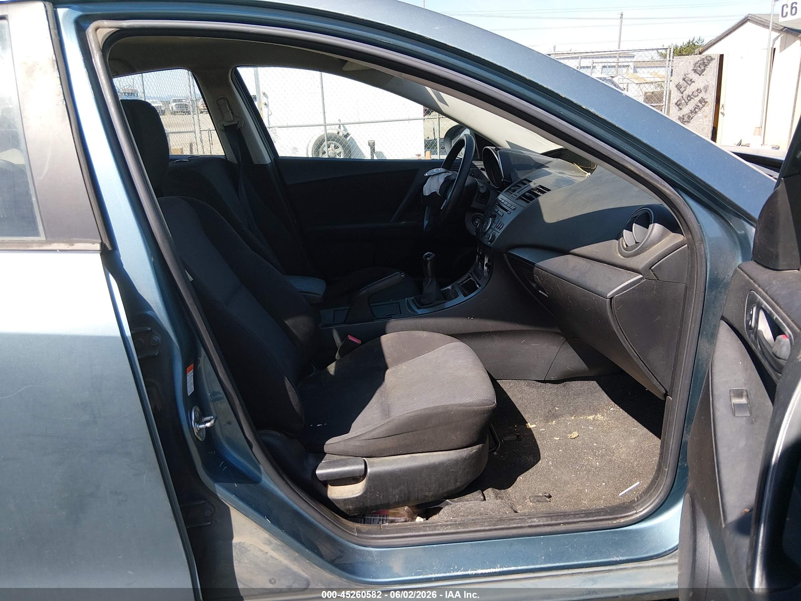 2011 Mazda Mazda3 I Sport Light Blue vin: JM1BL1UG9B1427834