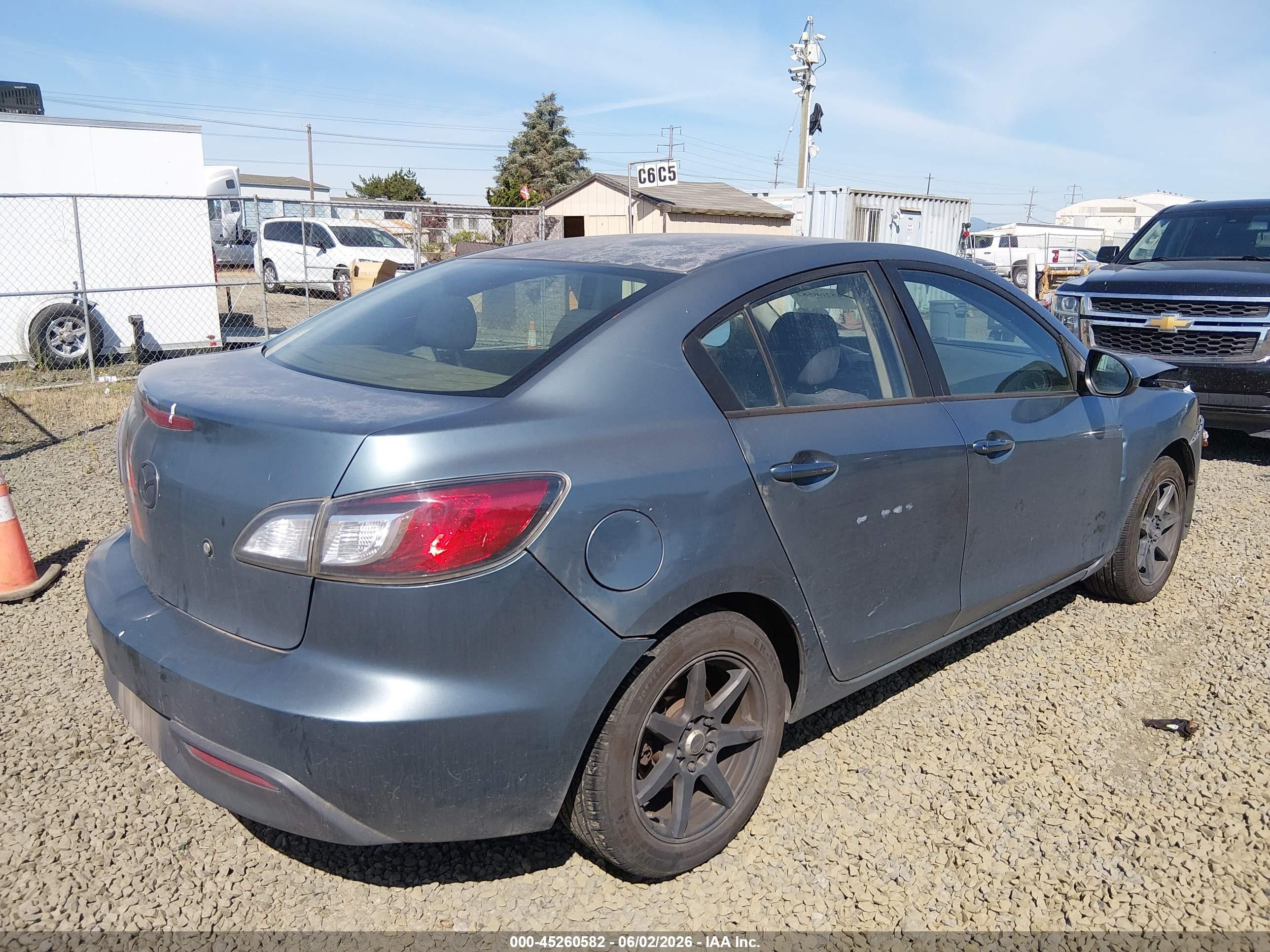 2011 Mazda Mazda3 I Sport Light Blue vin: JM1BL1UG9B1427834