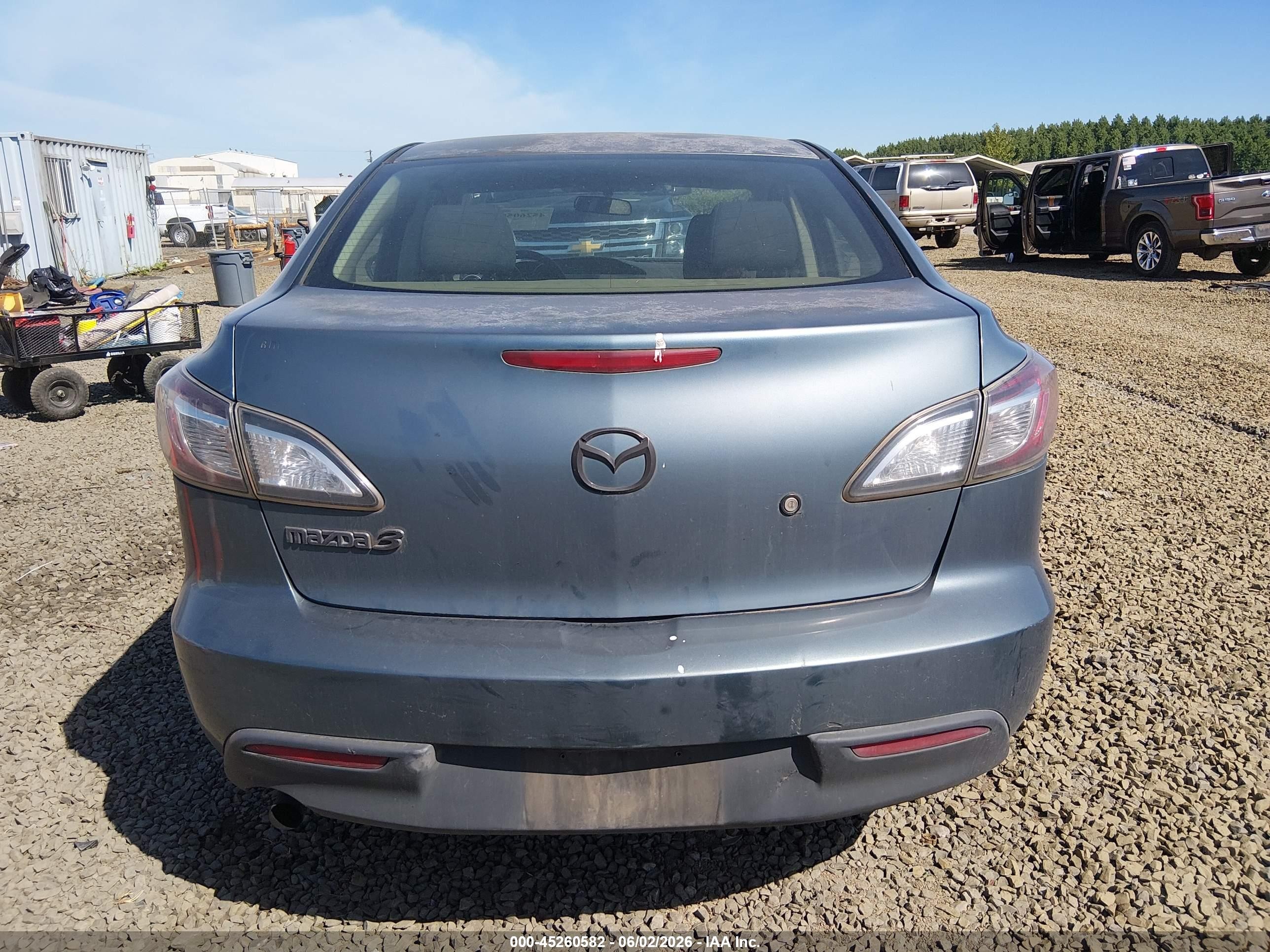 2011 Mazda Mazda3 I Sport Light Blue vin: JM1BL1UG9B1427834
