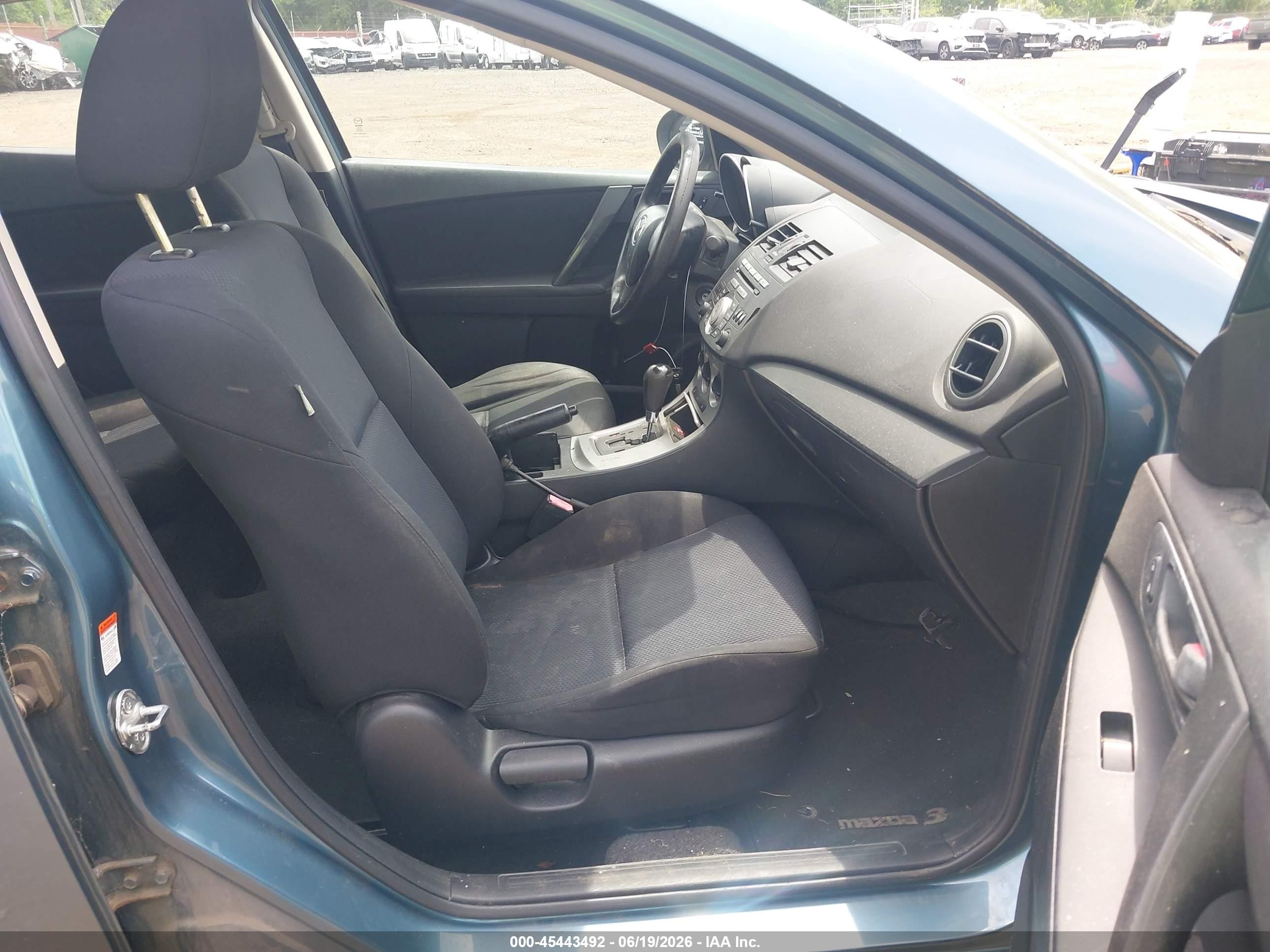 2011 Mazda Mazda3 I Sport Light Blue vin: JM1BL1UG9B1477262