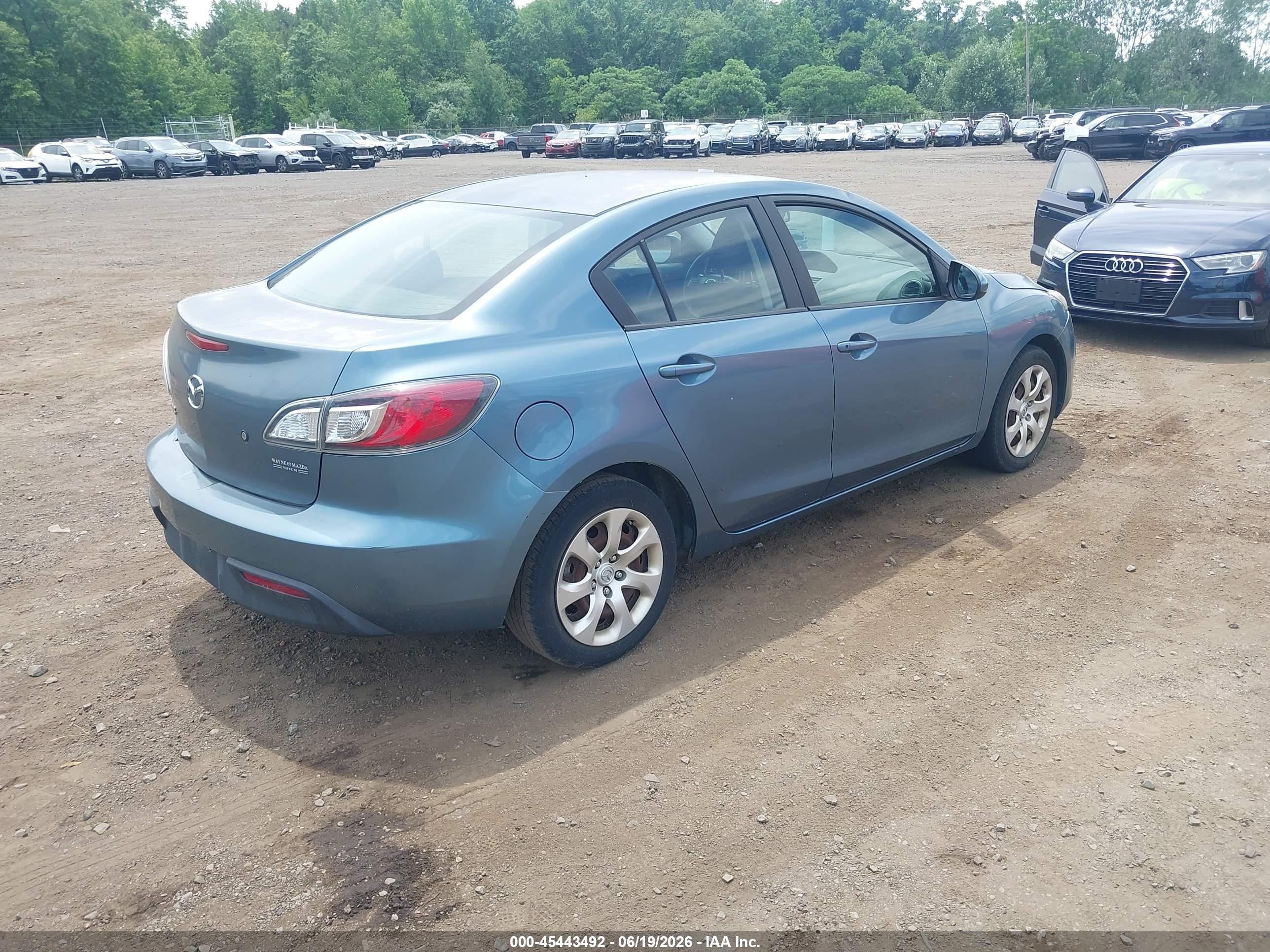 2011 Mazda Mazda3 I Sport Light Blue vin: JM1BL1UG9B1477262