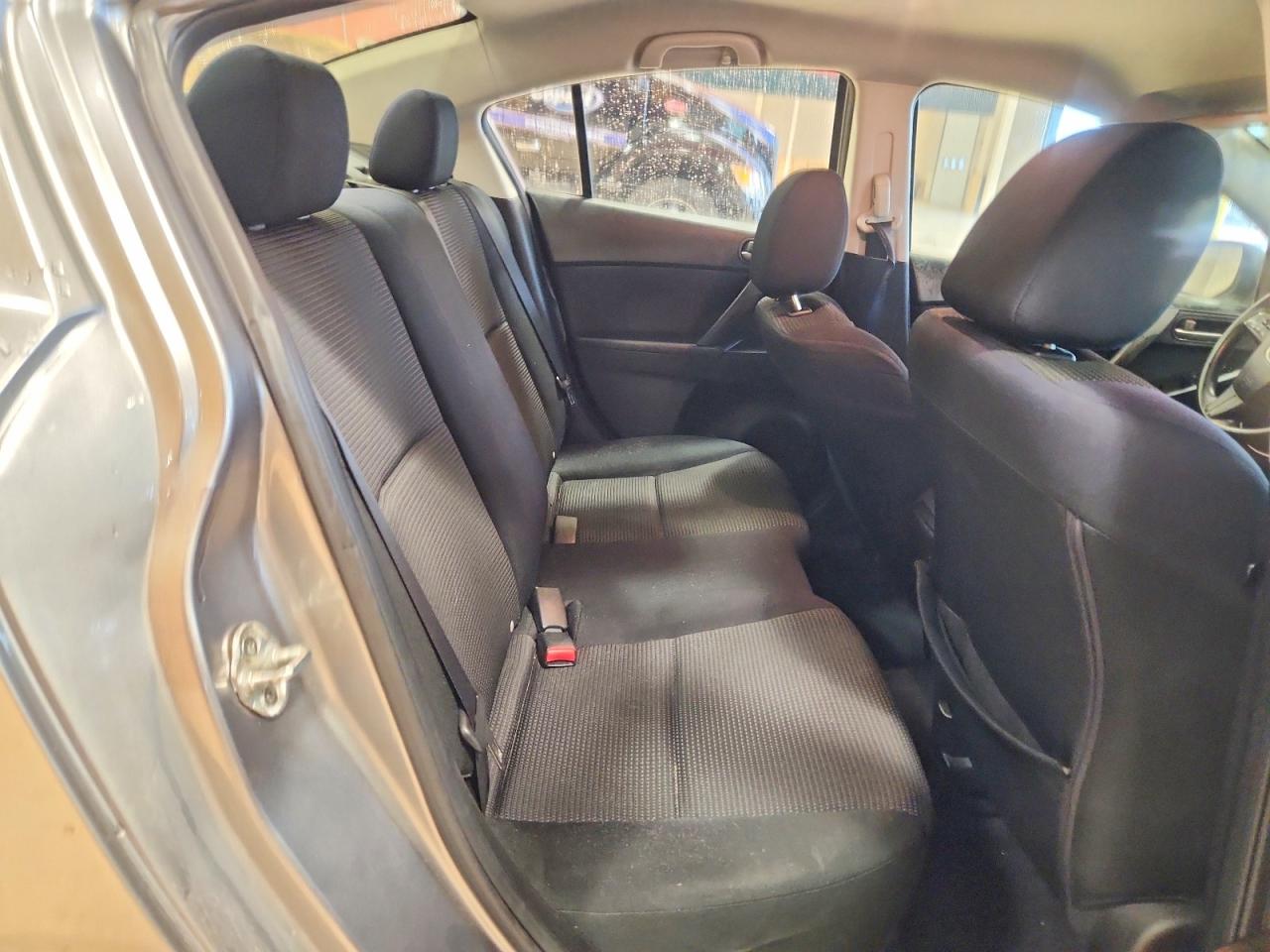 2012 Mazda 3 I Gray vin: JM1BL1UG9C1519219