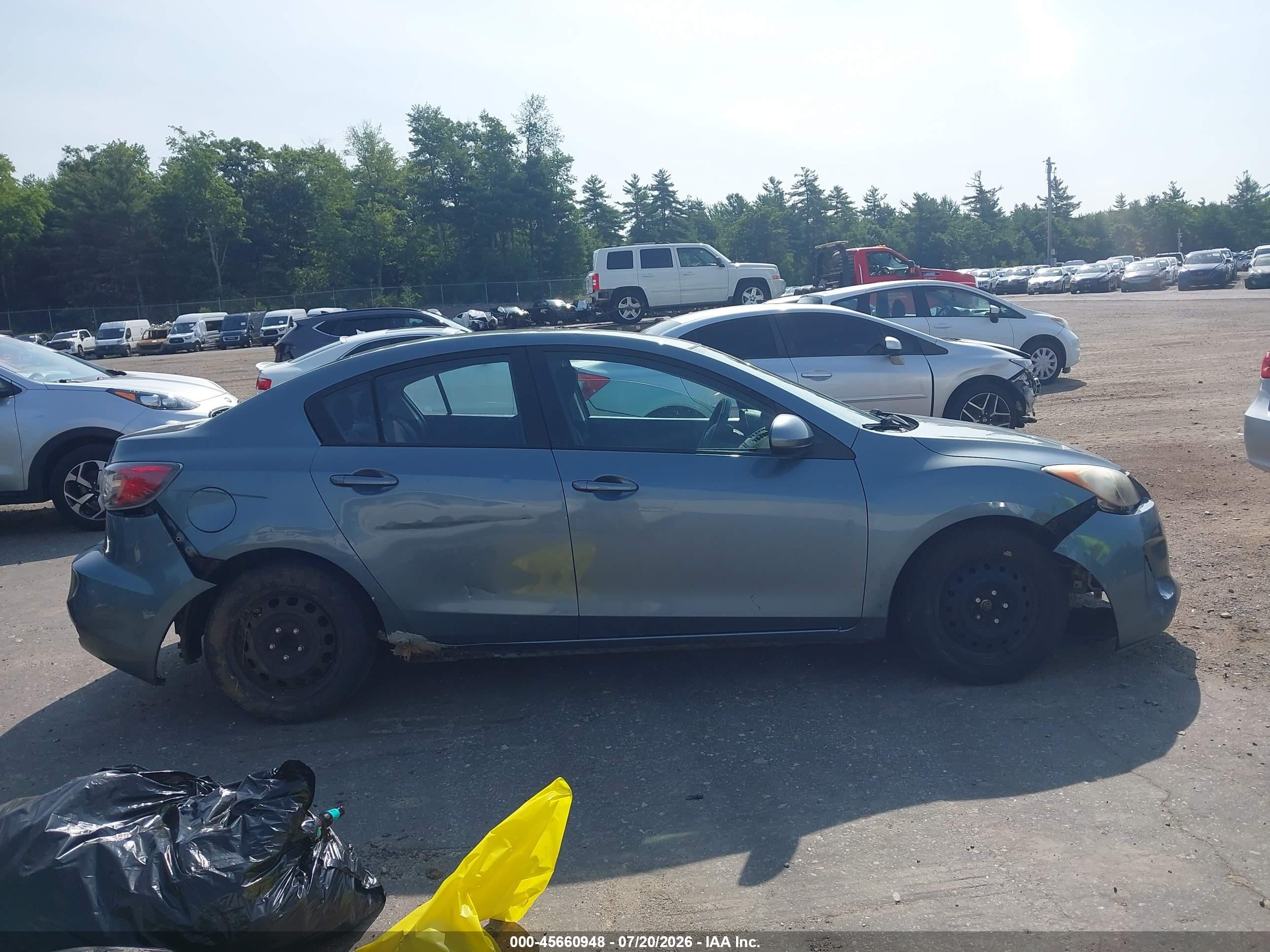 2012 Mazda Mazda3 I Sport Green vin: JM1BL1UG9C1521374