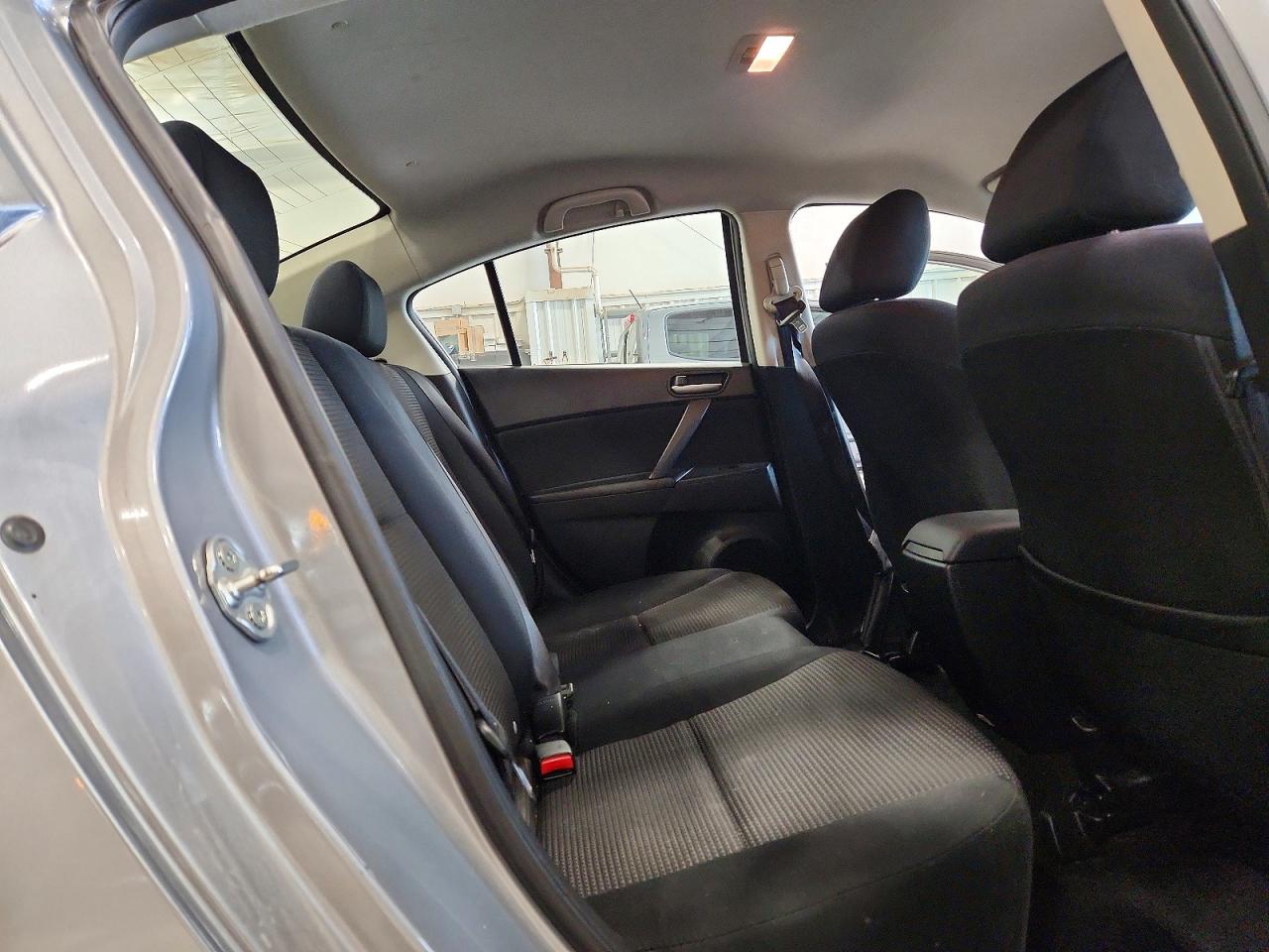 2012 Mazda 3 I Gray vin: JM1BL1UG9C1591683