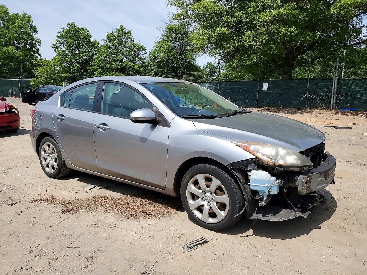 2011 Mazda 3 I Серый vin: JM1BL1UGXB1359155
