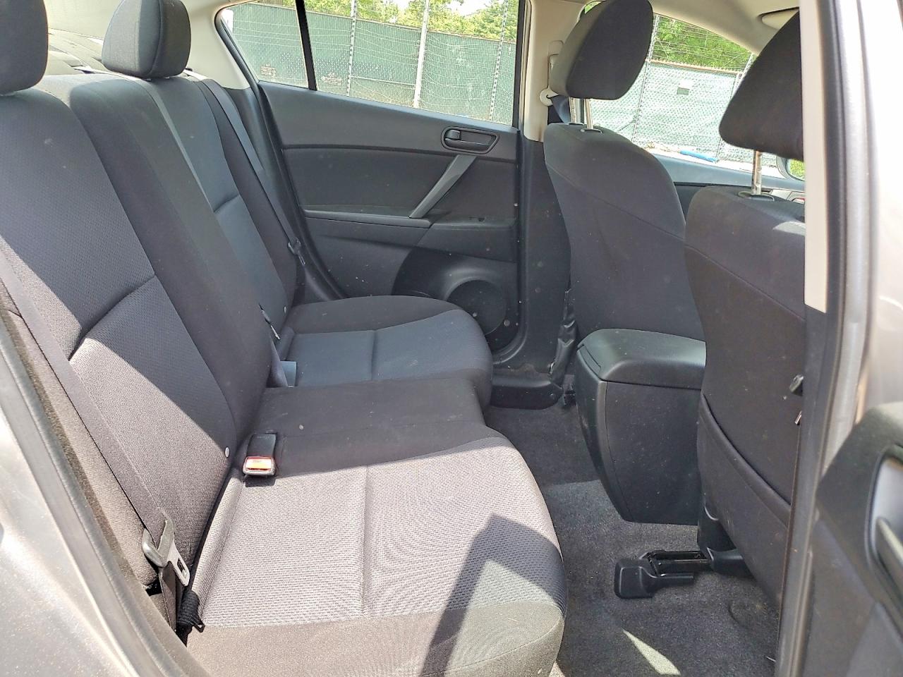 2011 Mazda 3 I Серый vin: JM1BL1UGXB1359155