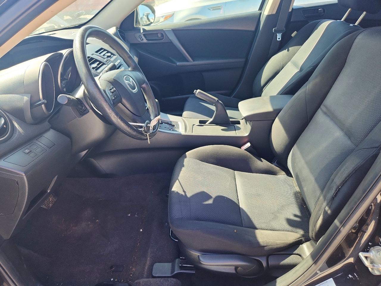 2011 Mazda 3 I Black vin: JM1BL1UGXB1398991
