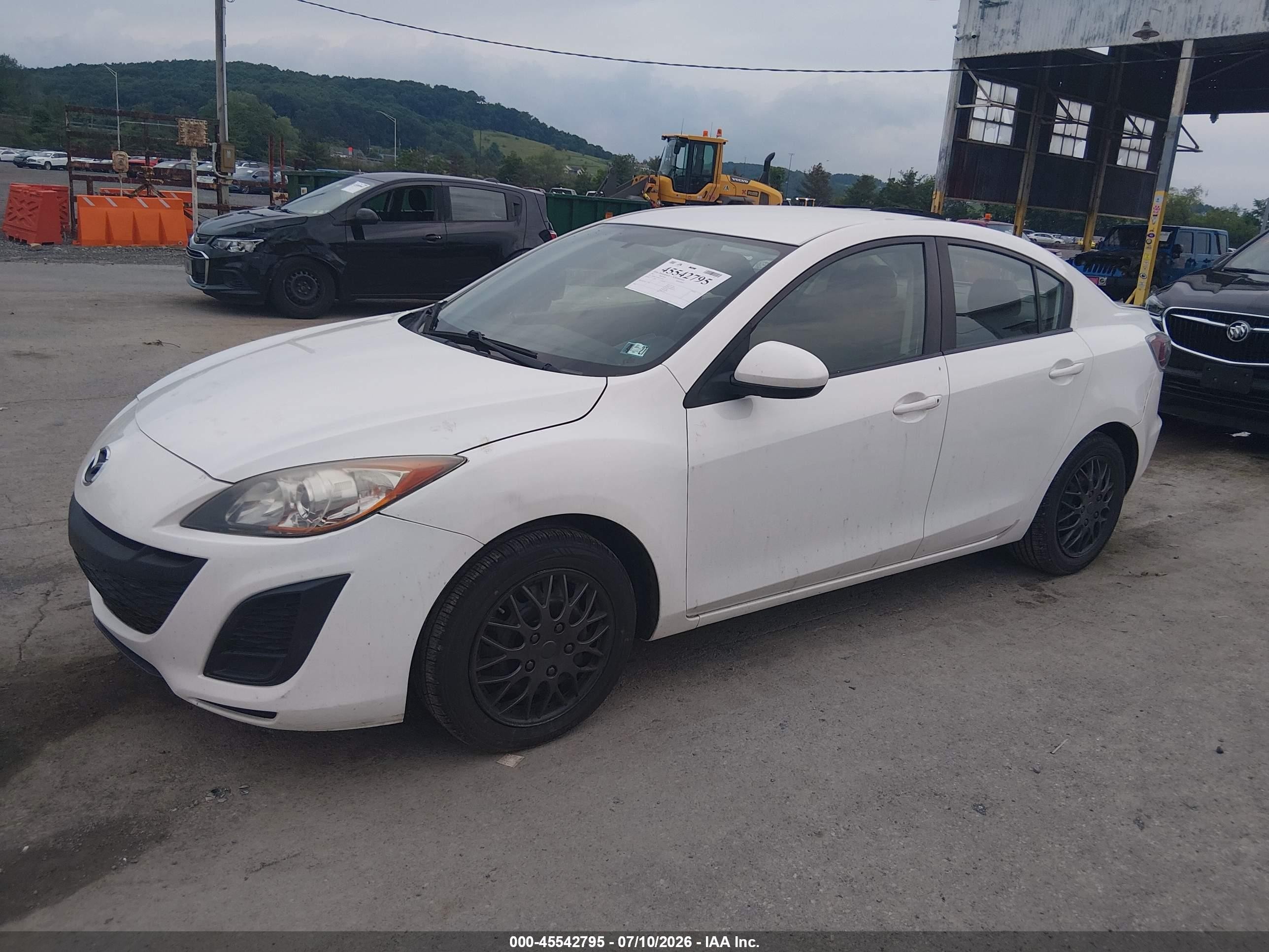 2011 Mazda Mazda3 I Sport White vin: JM1BL1UGXB1476427