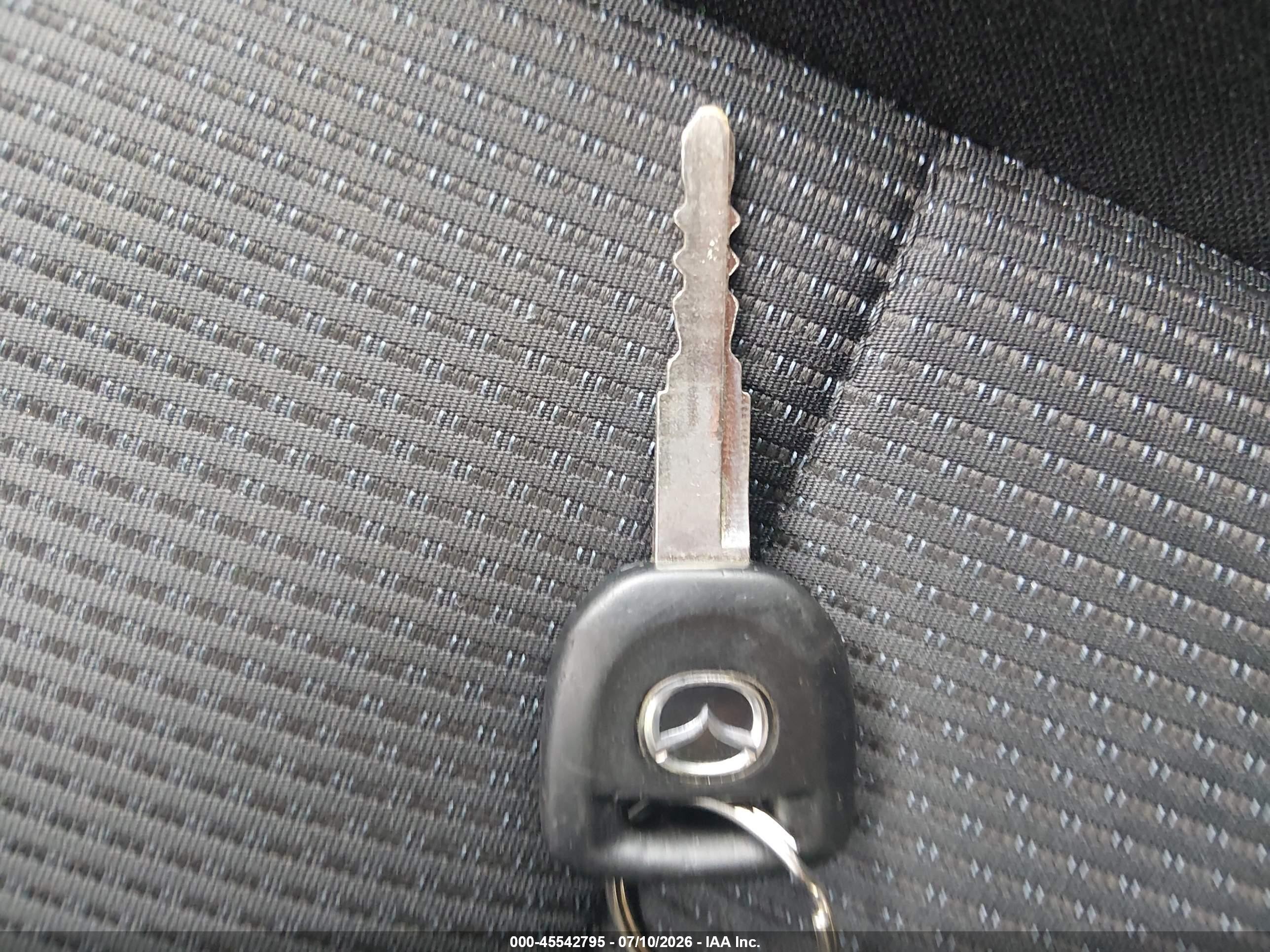 2011 Mazda Mazda3 I Sport White vin: JM1BL1UGXB1476427