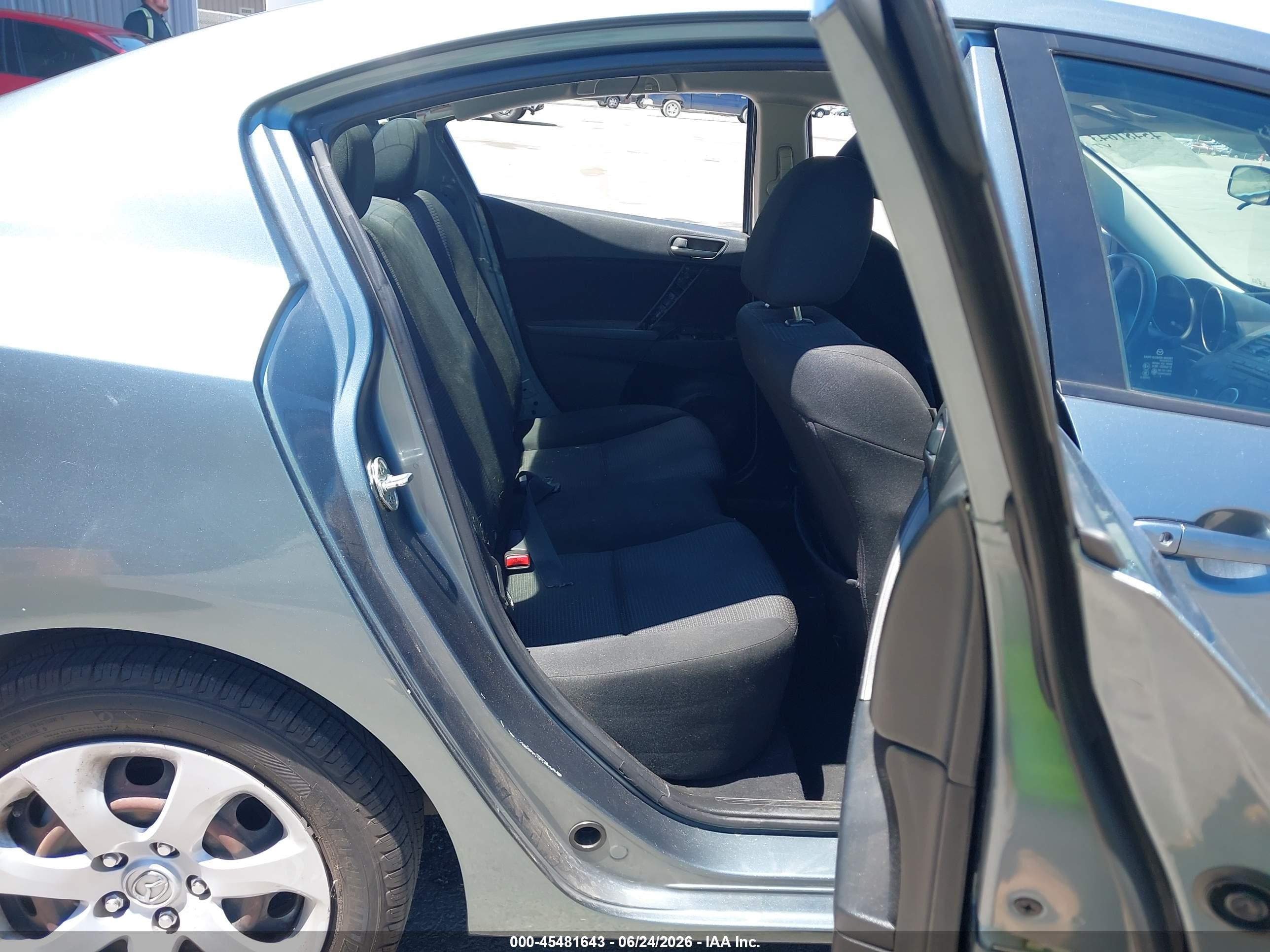 2012 Mazda Mazda3 I Sport Green vin: JM1BL1UGXC1506124