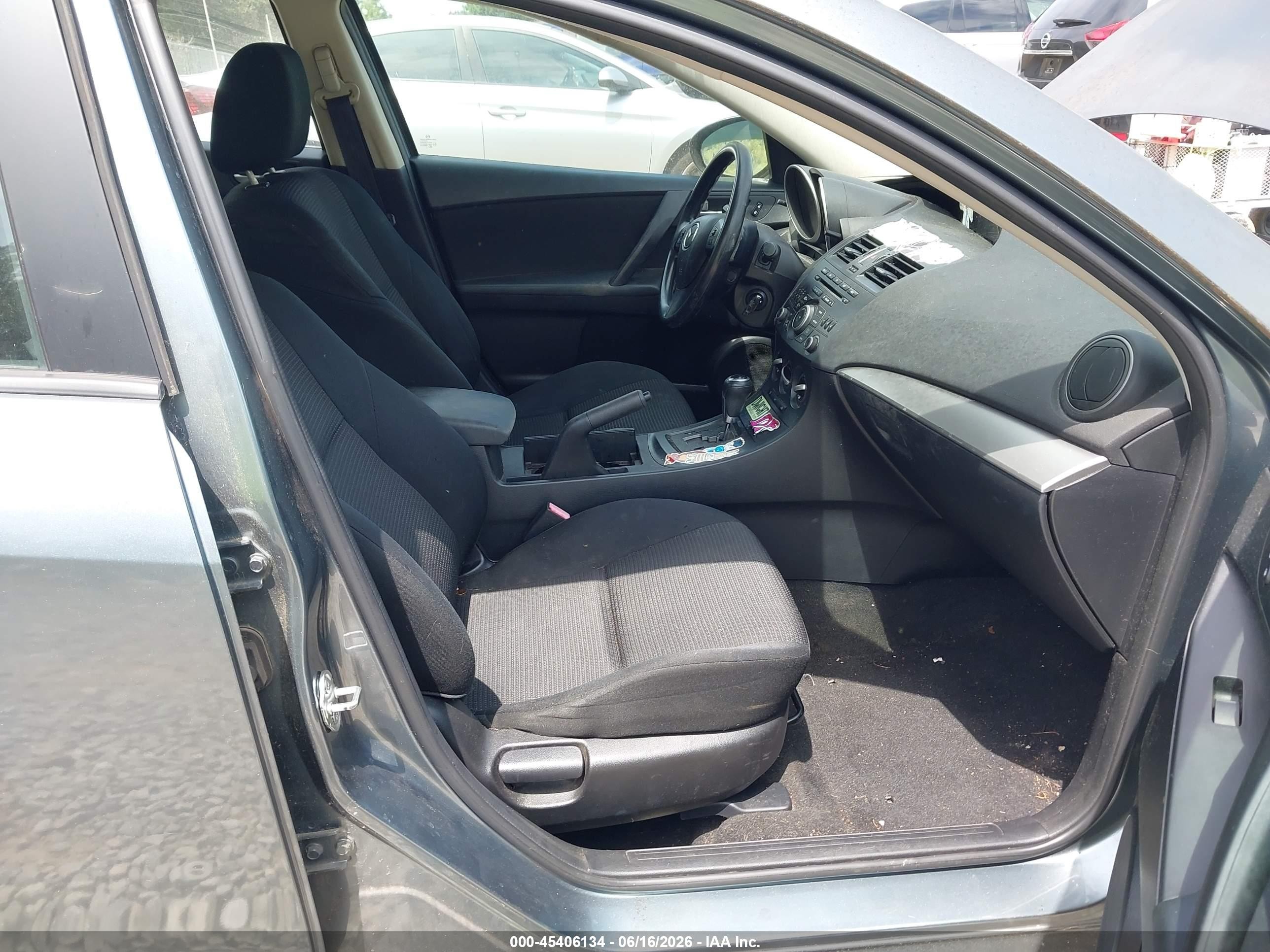 2013 Mazda Mazda3 I Sport Синий vin: JM1BL1UP1D1738449
