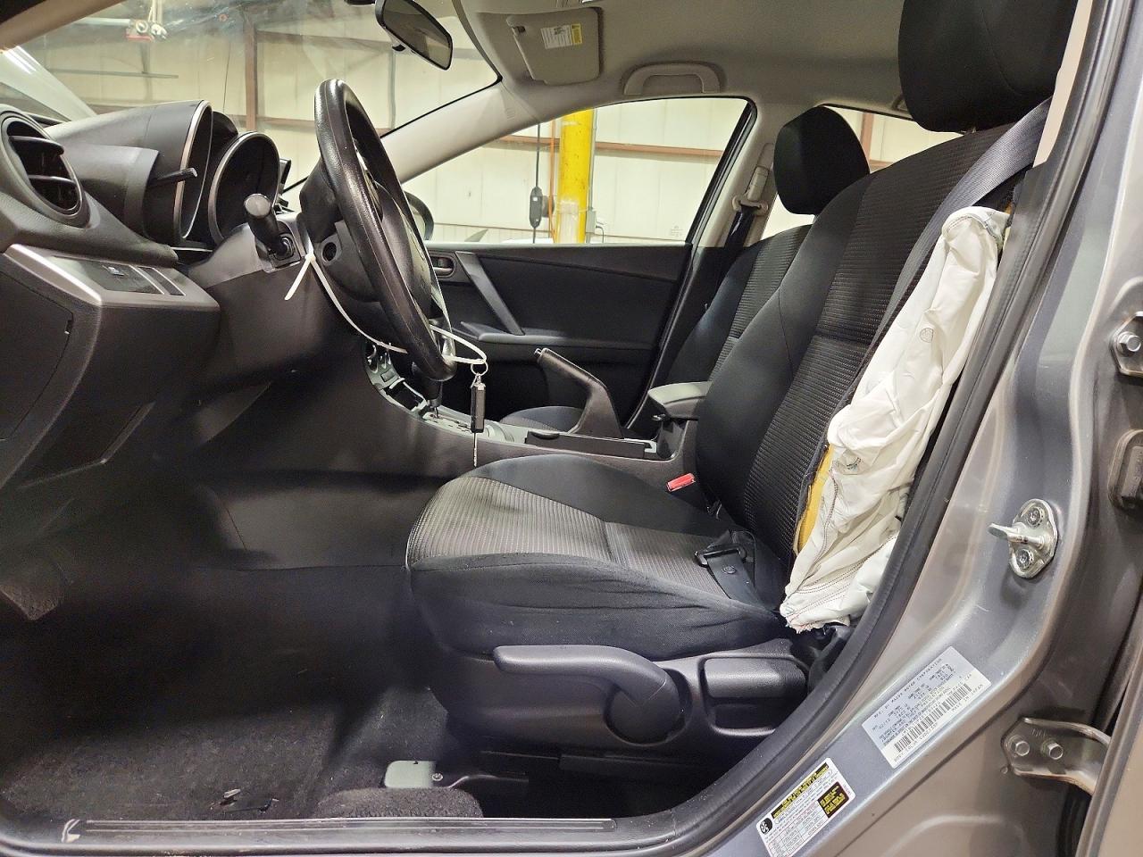 2013 Mazda 3 I Серебряный vin: JM1BL1UP2D1789426