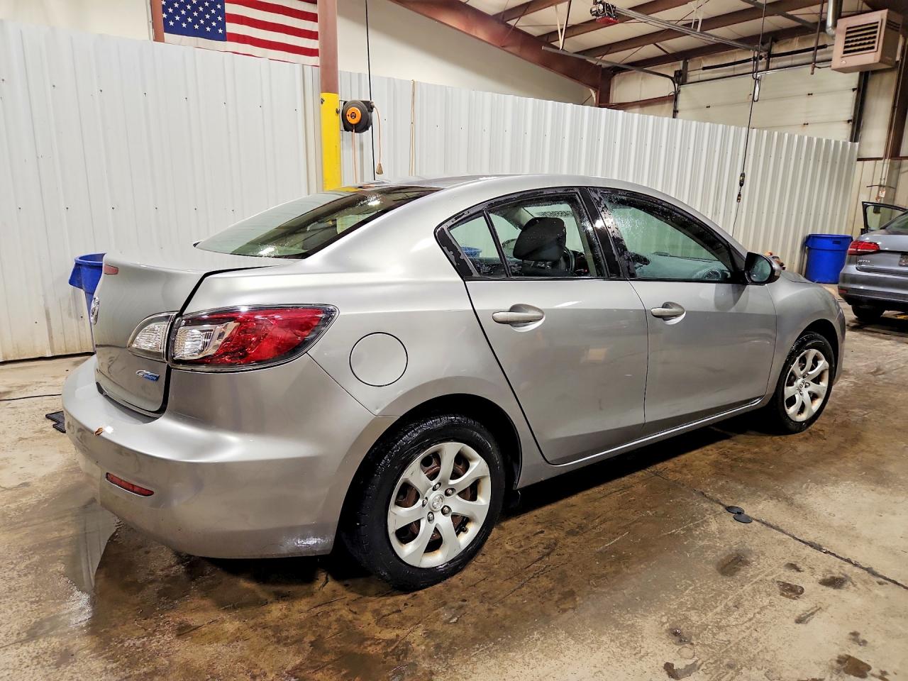 2013 Mazda 3 I Серебряный vin: JM1BL1UP2D1789426