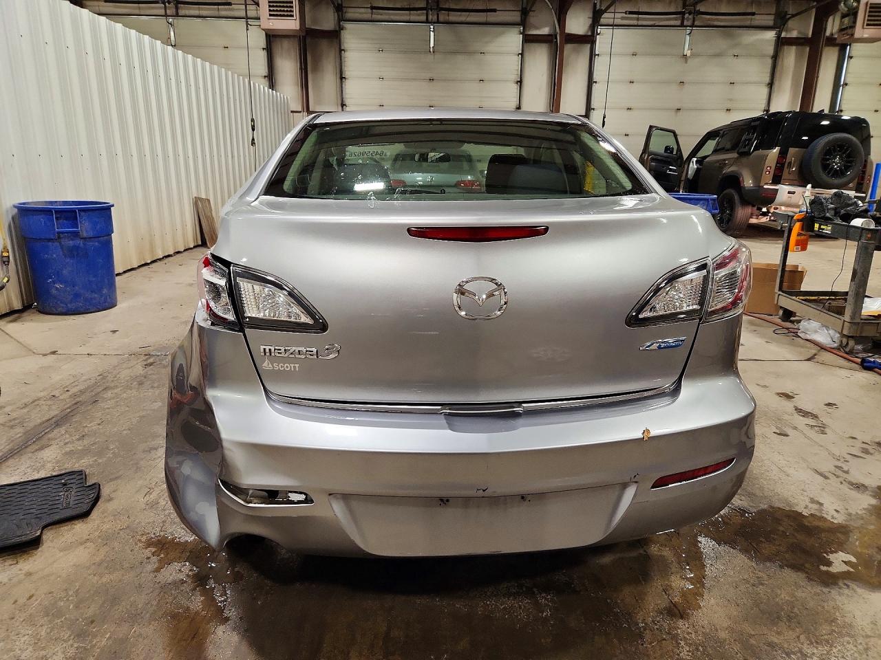 2013 Mazda 3 I Серебряный vin: JM1BL1UP2D1789426