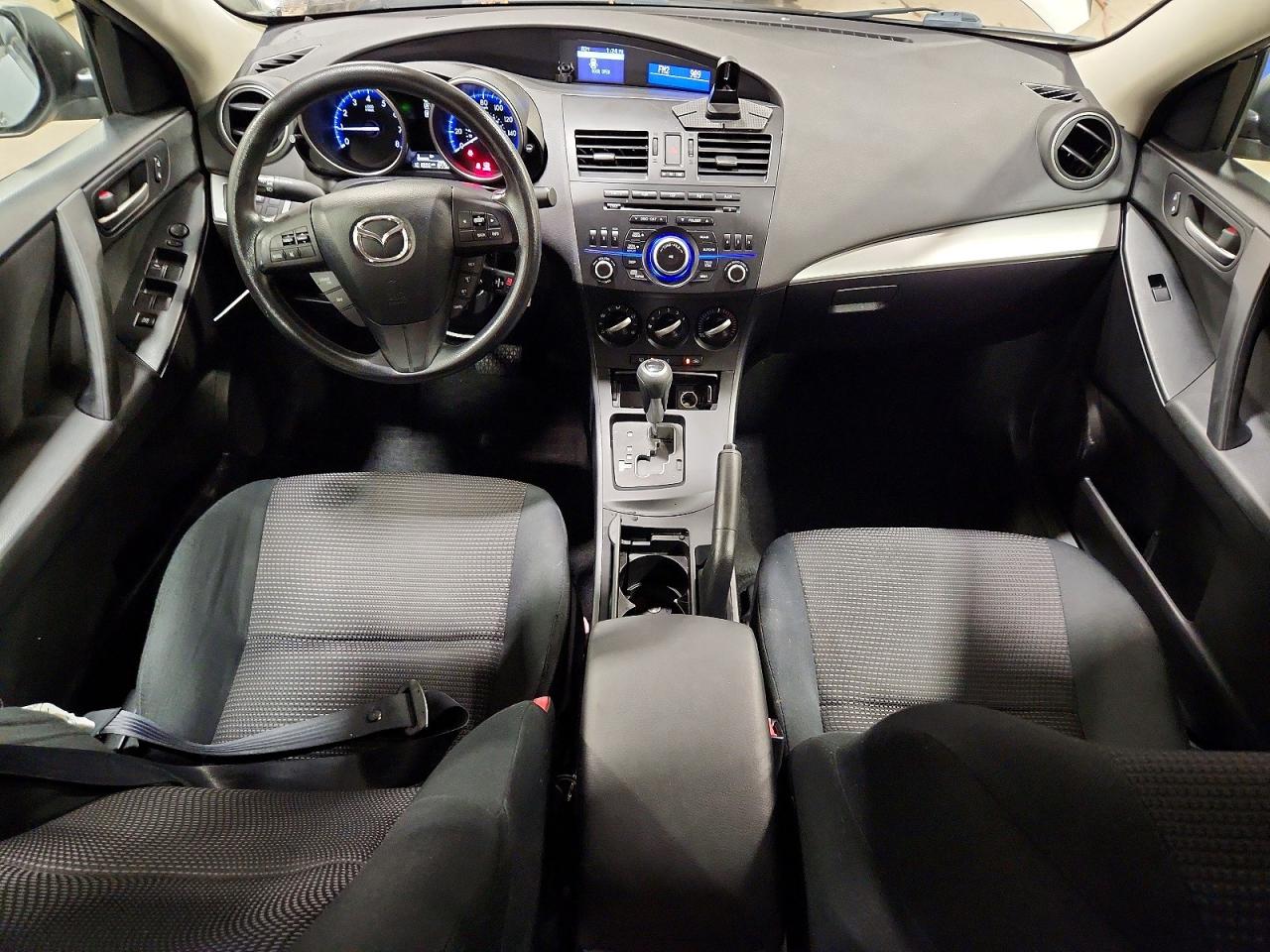 2013 Mazda 3 I Серебряный vin: JM1BL1UP2D1789426
