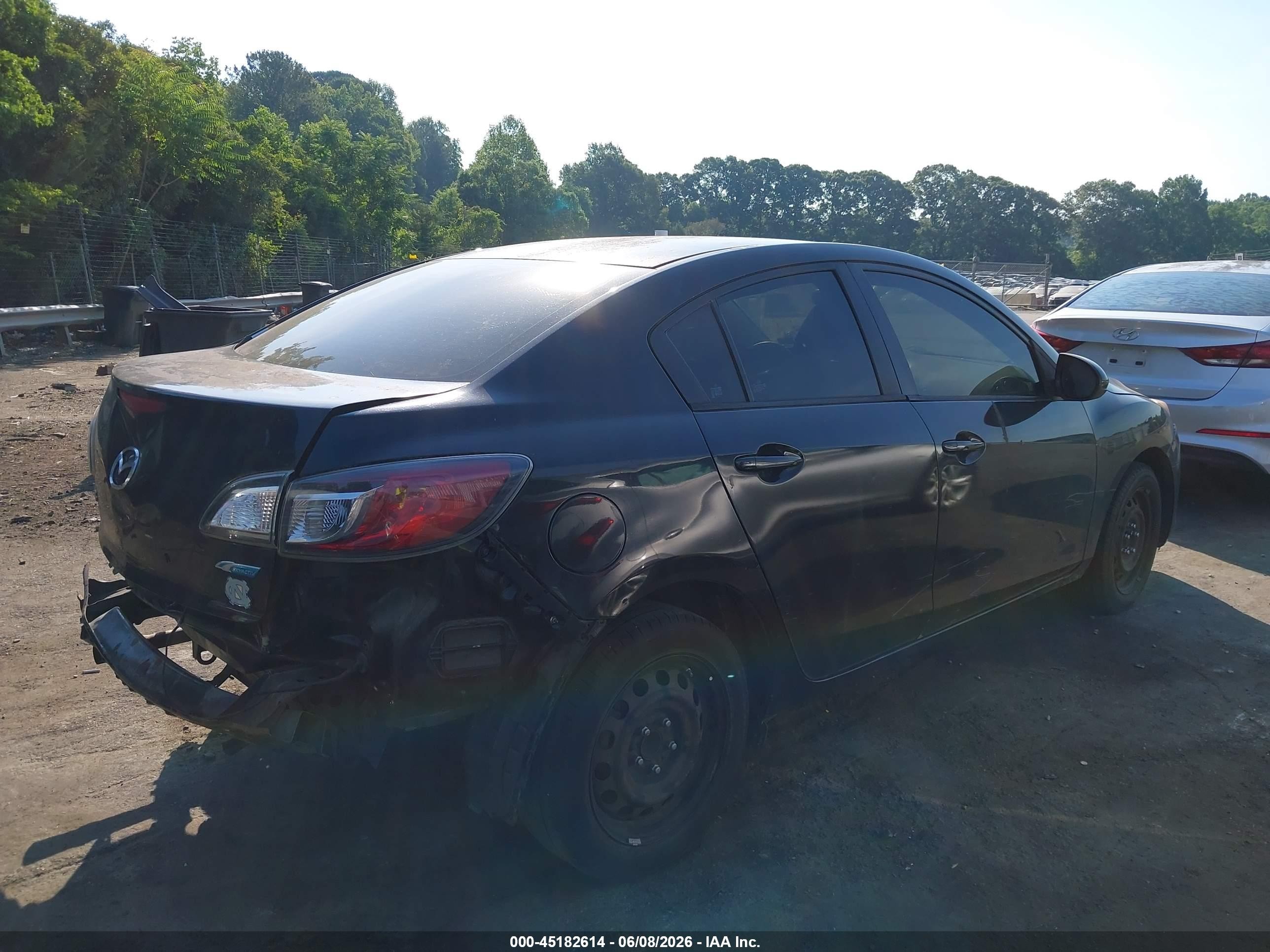 2013 Mazda Mazda3 I Sport Black vin: JM1BL1UP5D1824024