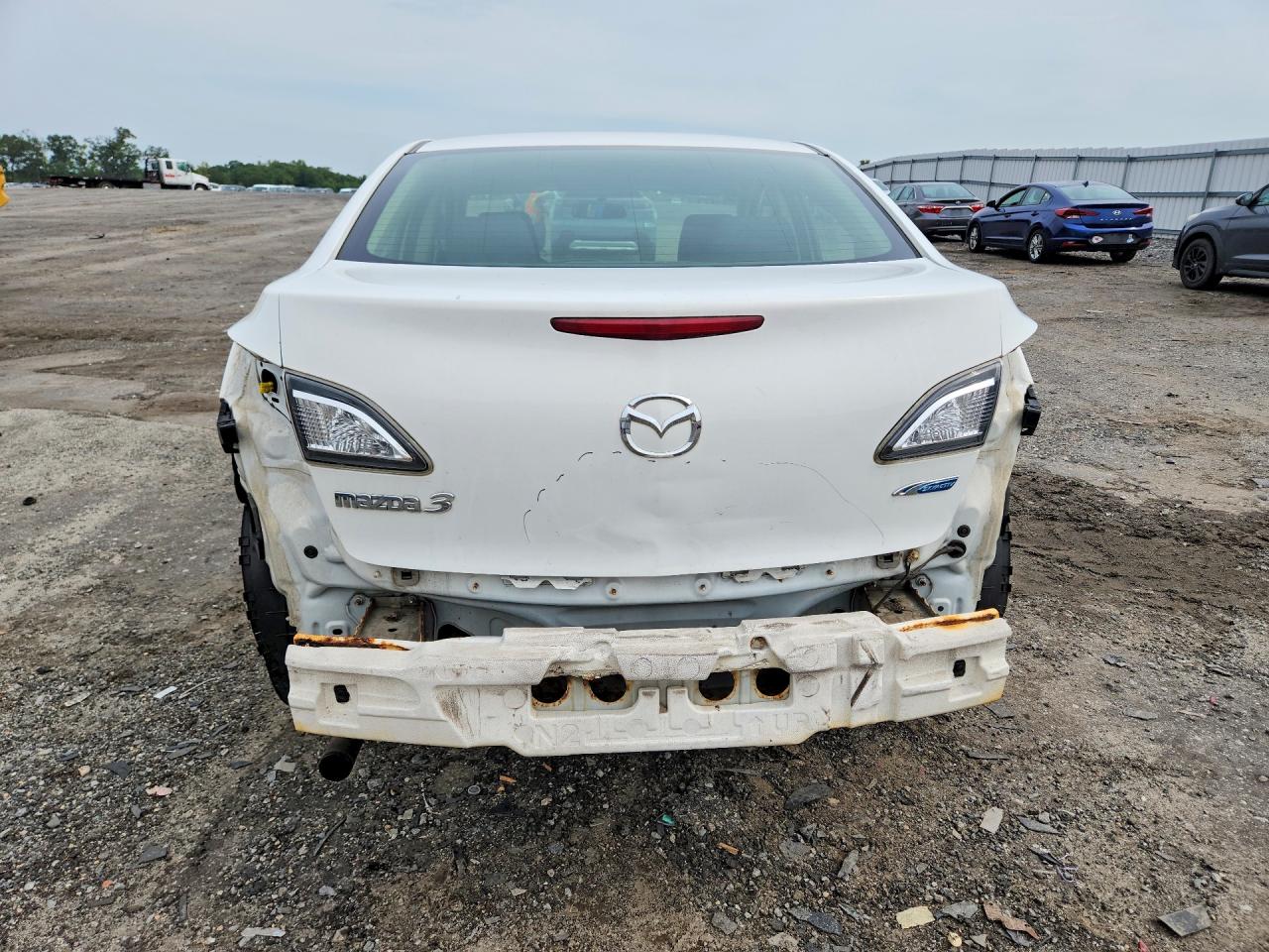 2013 Mazda 3 I White vin: JM1BL1UP7D1743252