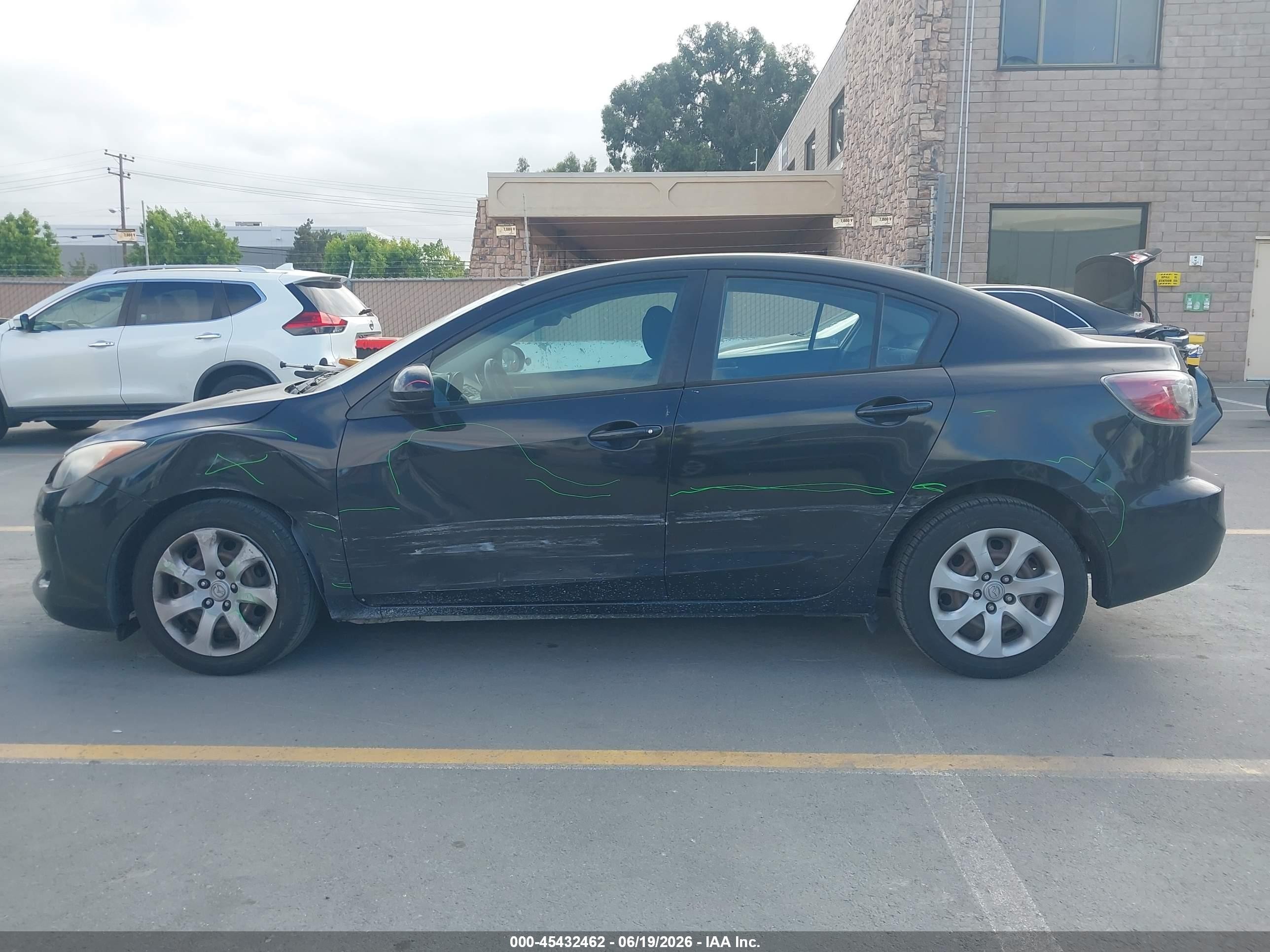 2013 Mazda Mazda3 I Sport Black vin: JM1BL1UP7D1752792