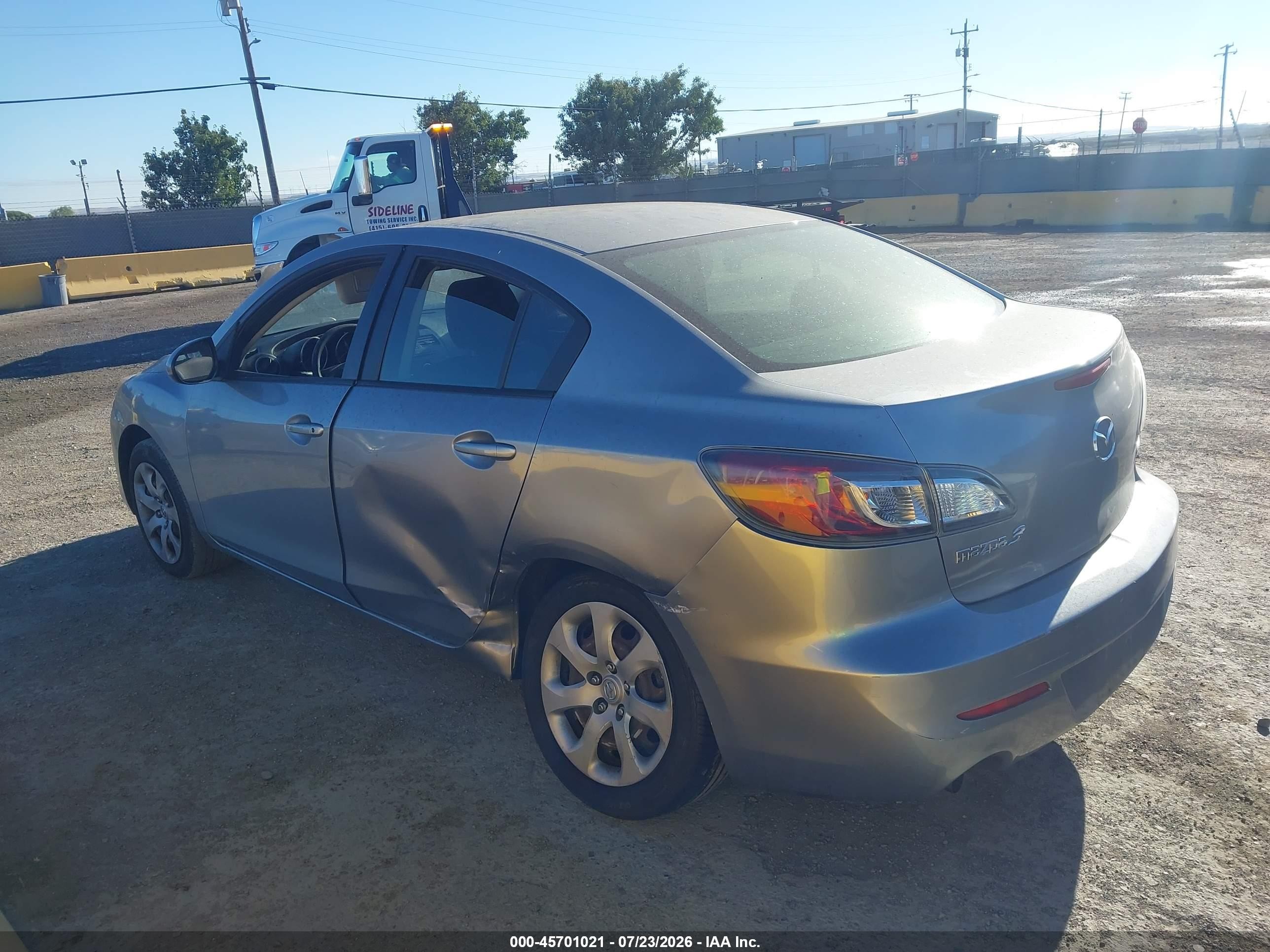 2013 Mazda Mazda3 I Sport Gray vin: JM1BL1UP7D1814868