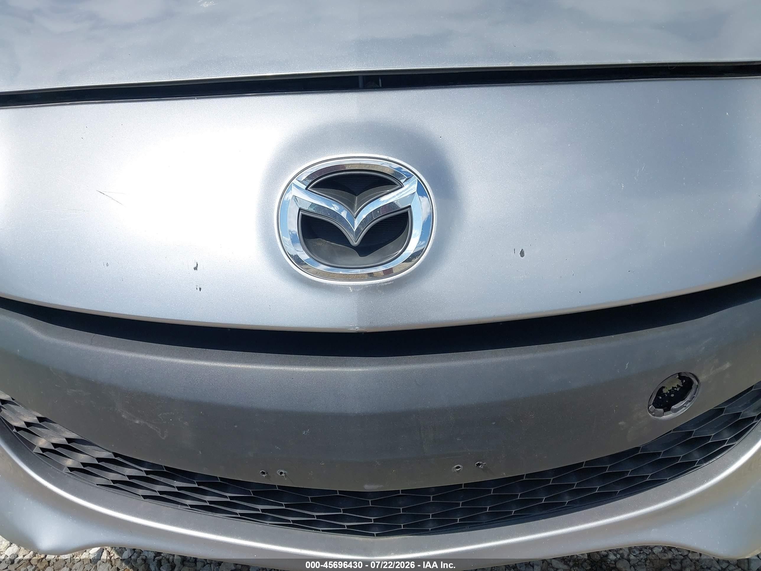2013 Mazda Mazda3 I Sport Серебряный vin: JM1BL1UP8D1769004