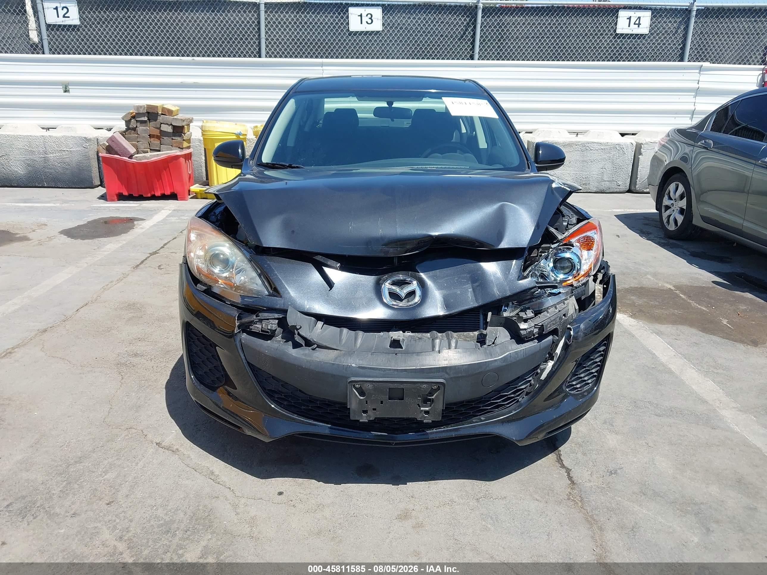 2013 Mazda Mazda3 I Sport Black vin: JM1BL1UP8D1811056