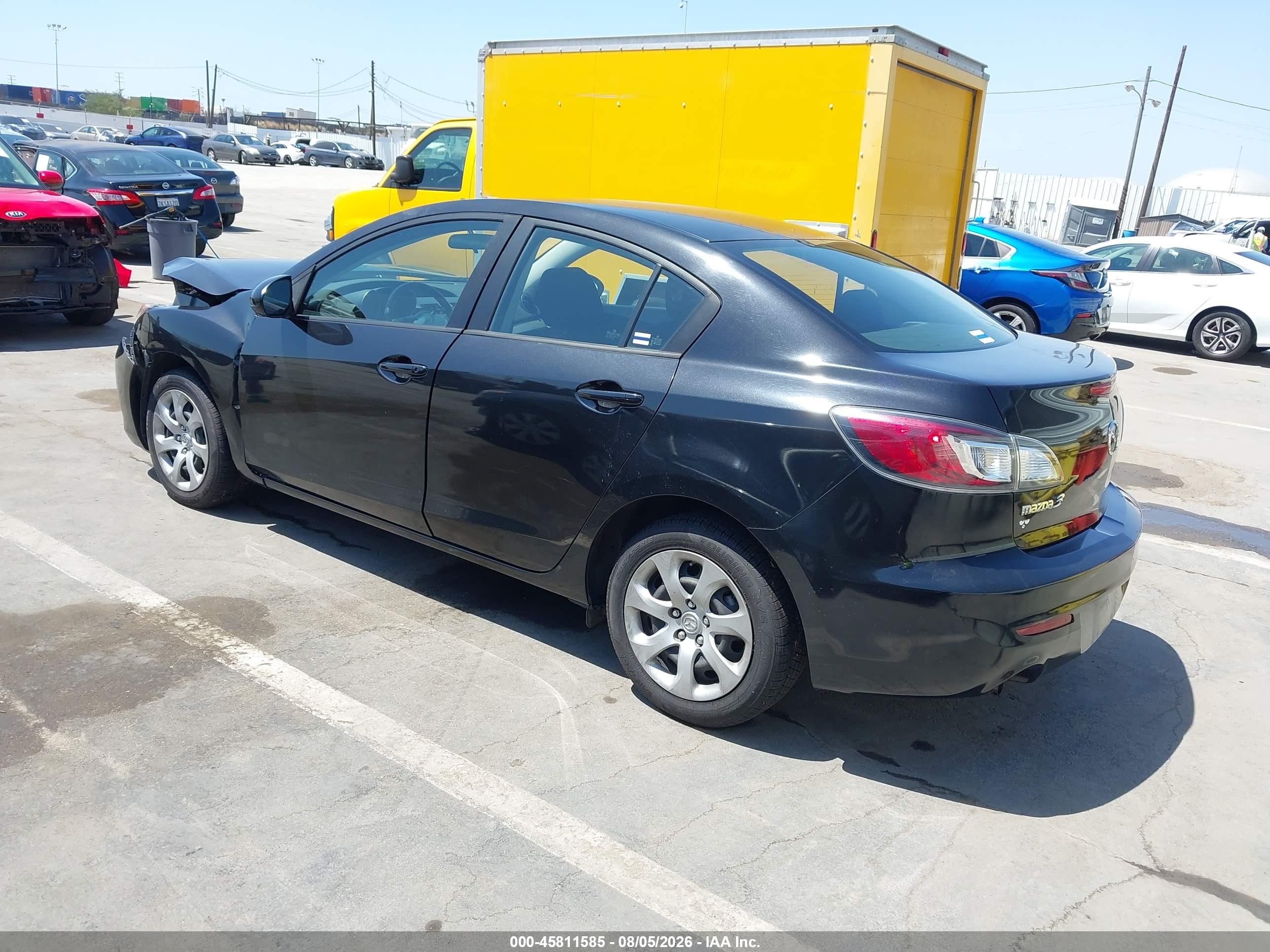 2013 Mazda Mazda3 I Sport Black vin: JM1BL1UP8D1811056