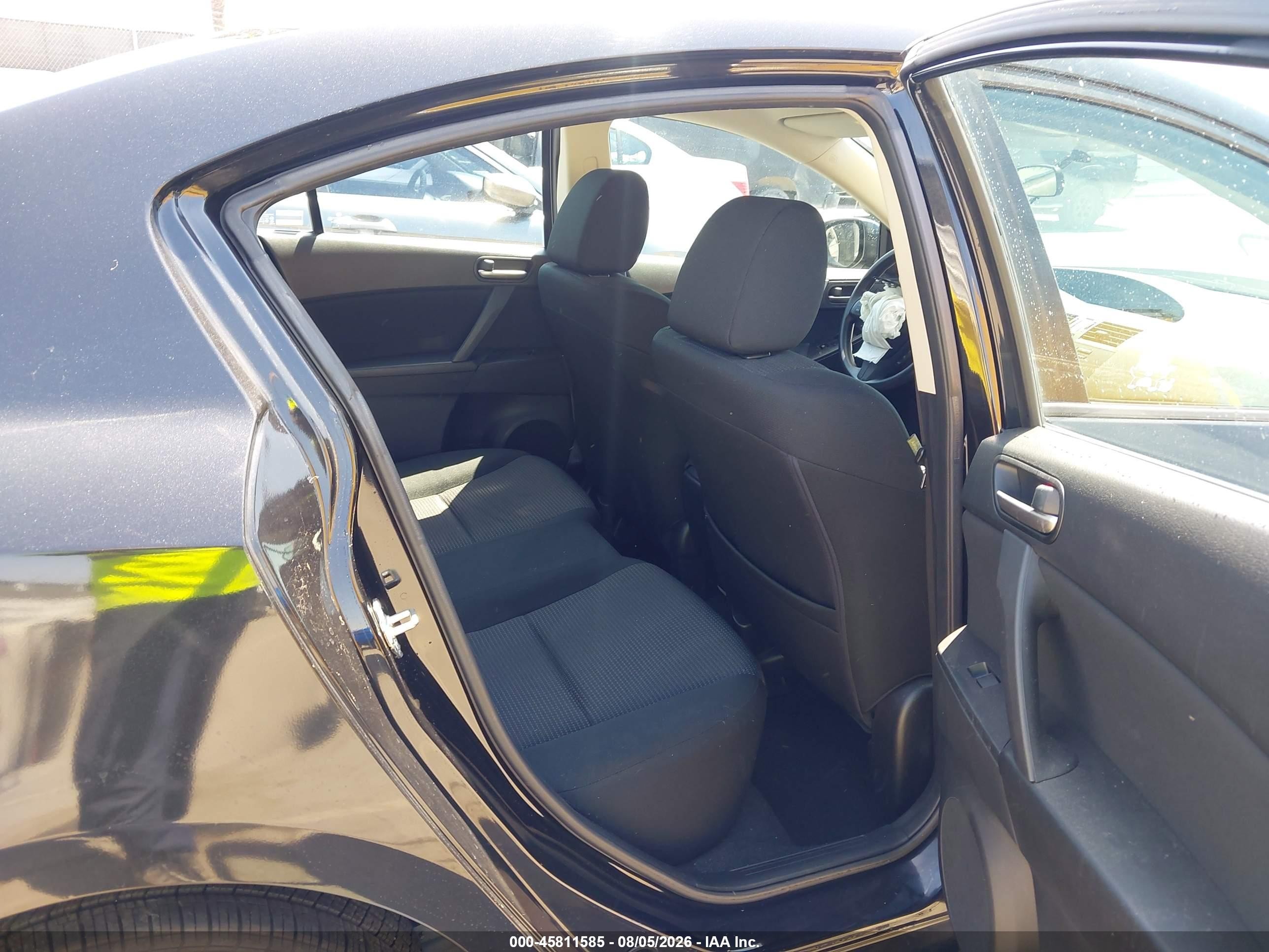 2013 Mazda Mazda3 I Sport Black vin: JM1BL1UP8D1811056