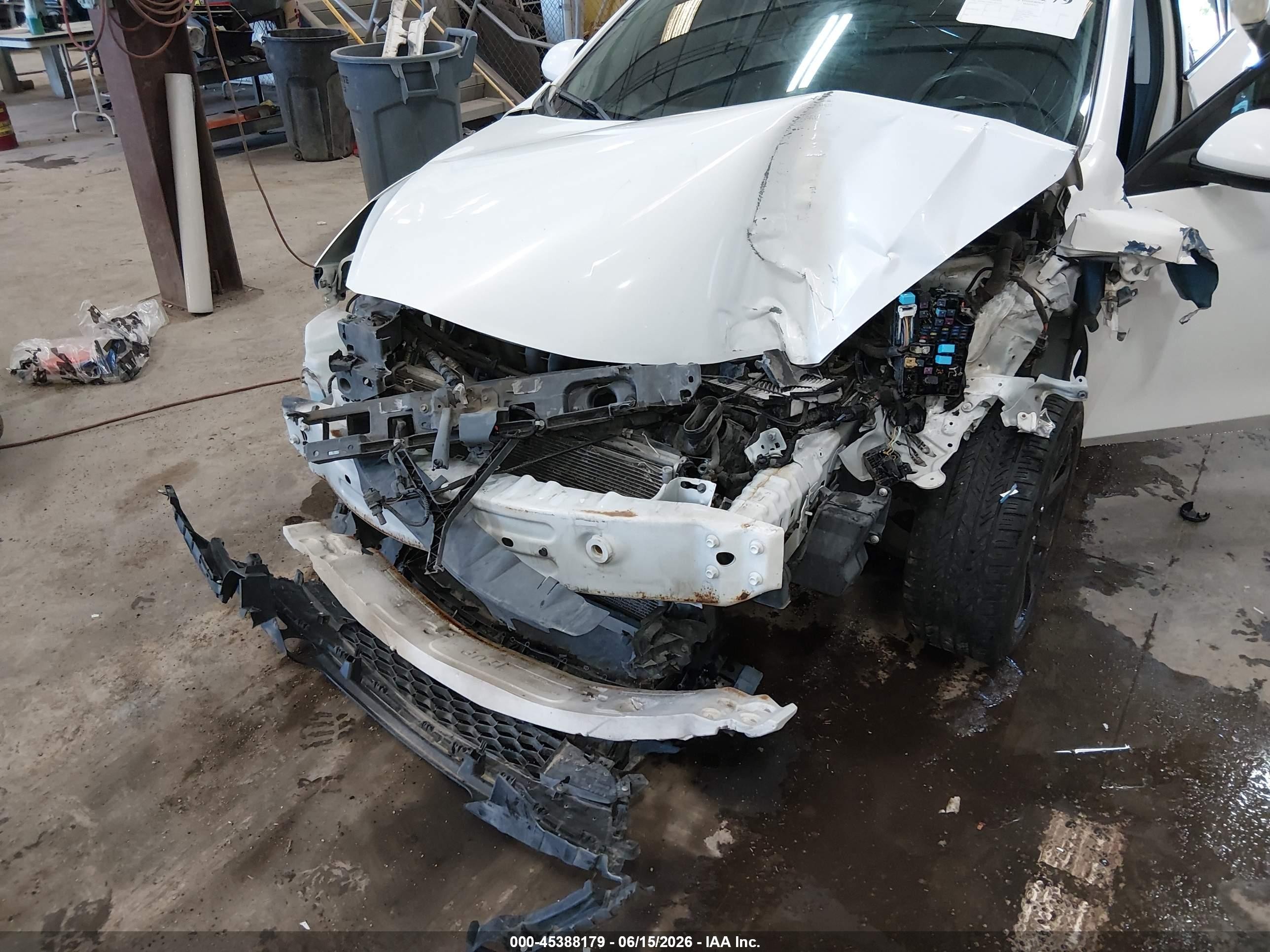 2013 Mazda Mazda3 I Sport White vin: JM1BL1UP8D1845935