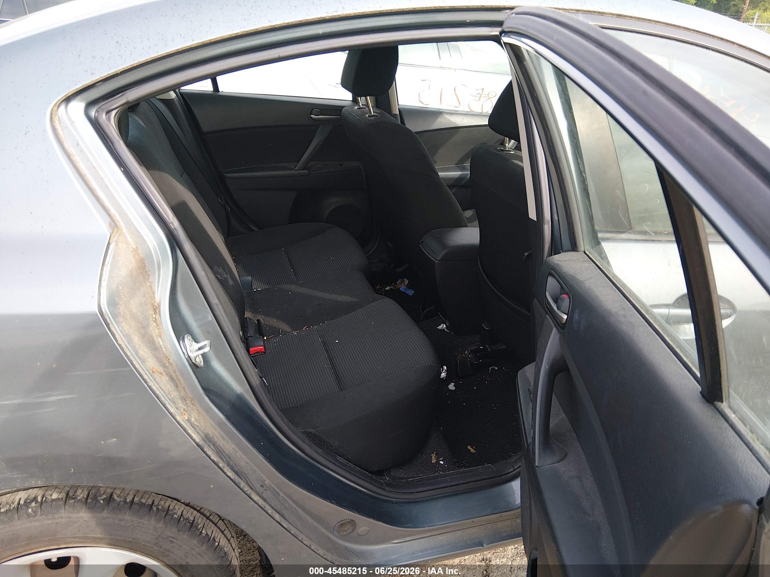 2013 Mazda Mazda3 I Sport Gray vin: JM1BL1UP9D1789455