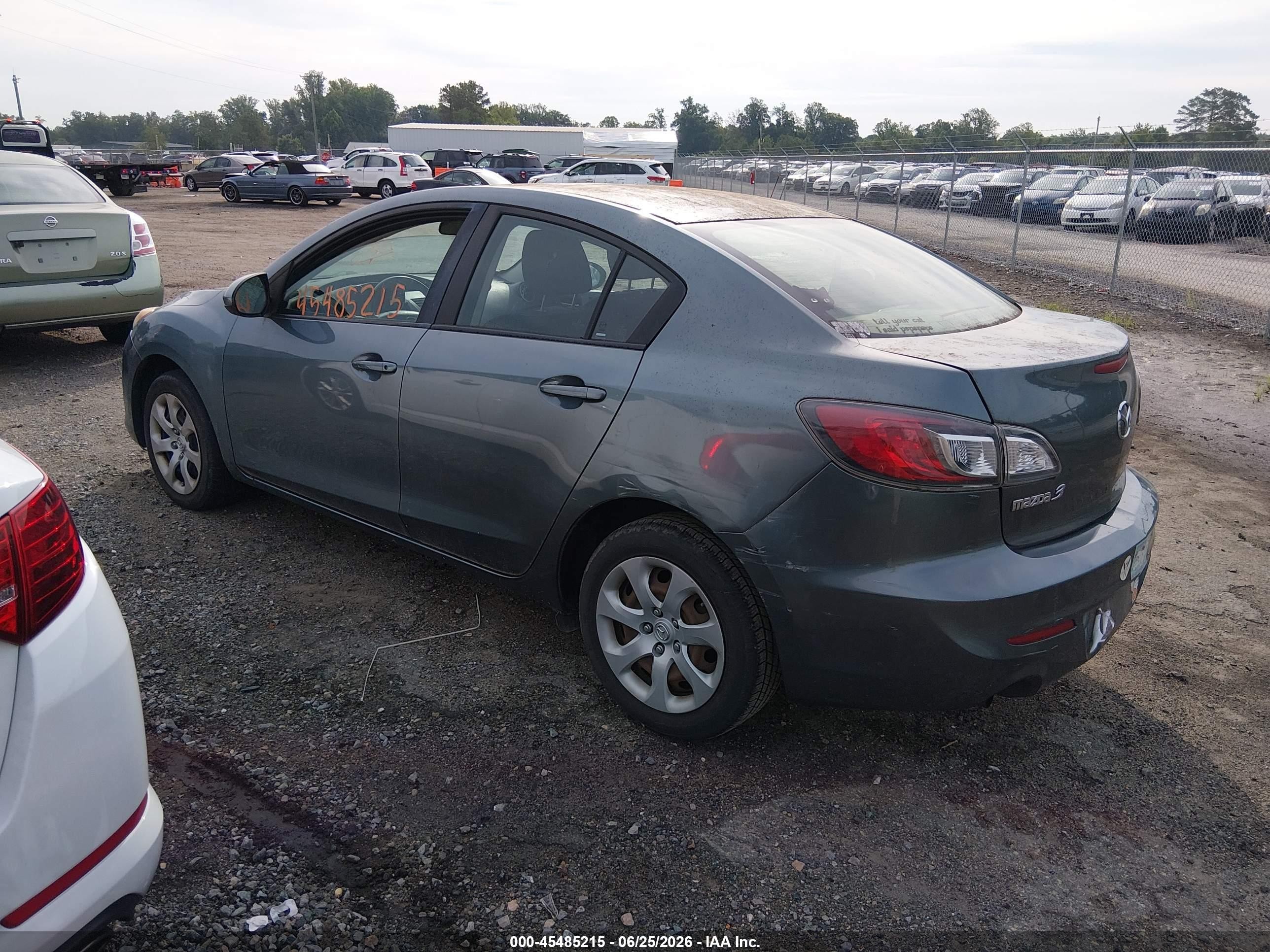2013 Mazda Mazda3 I Sport Gray vin: JM1BL1UP9D1789455
