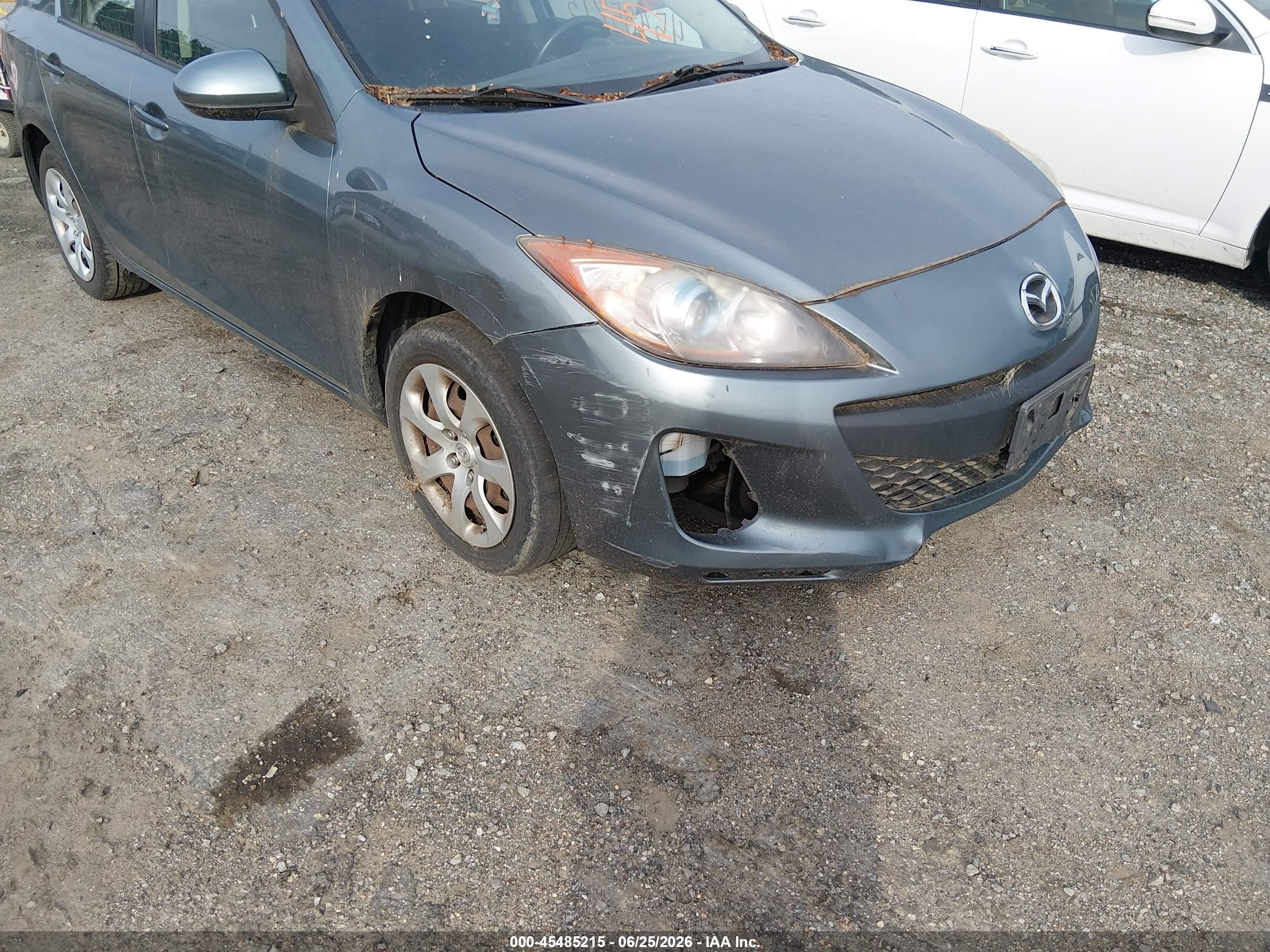 2013 Mazda Mazda3 I Sport Gray vin: JM1BL1UP9D1789455