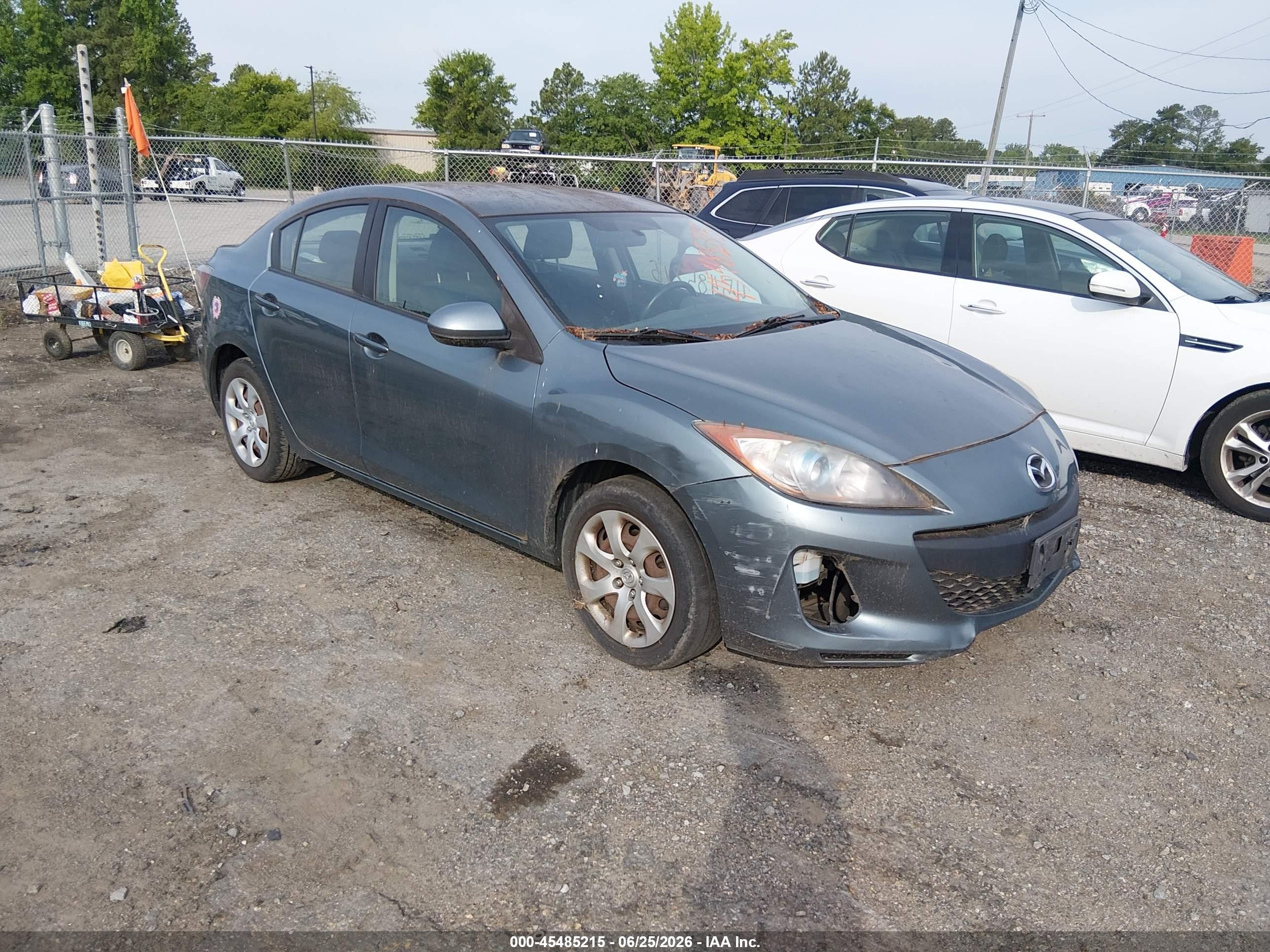2013 Mazda Mazda3 I Sport Gray vin: JM1BL1UP9D1789455
