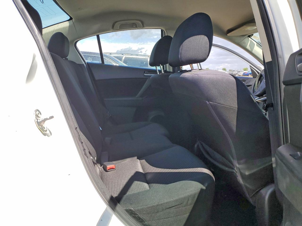 2013 Mazda 3 I White vin: JM1BL1UPXD1848447
