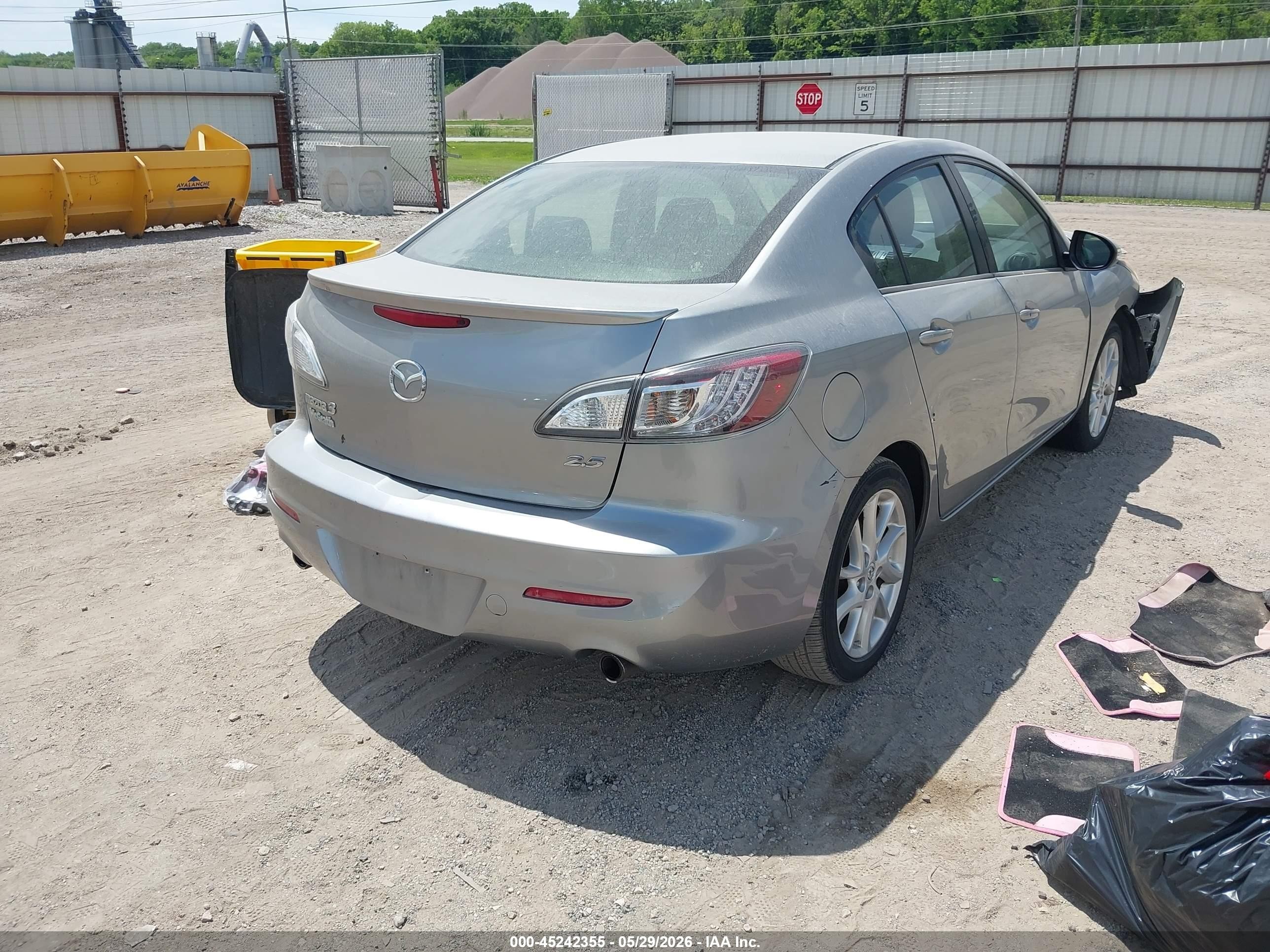 2012 Mazda Mazda3 S Touring Серебряный vin: JM1BL1V51C1577502