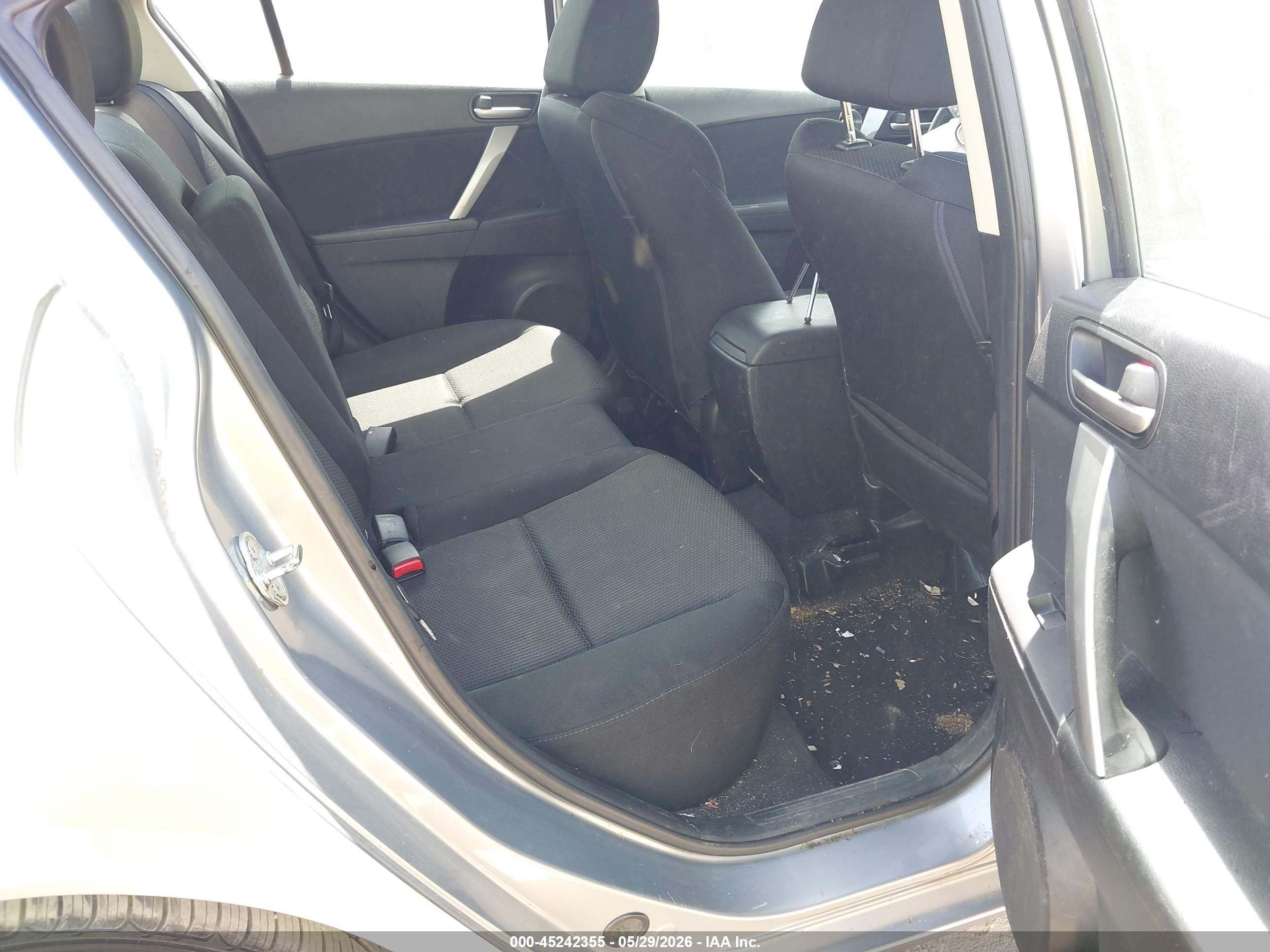 2012 Mazda Mazda3 S Touring Серебряный vin: JM1BL1V51C1577502