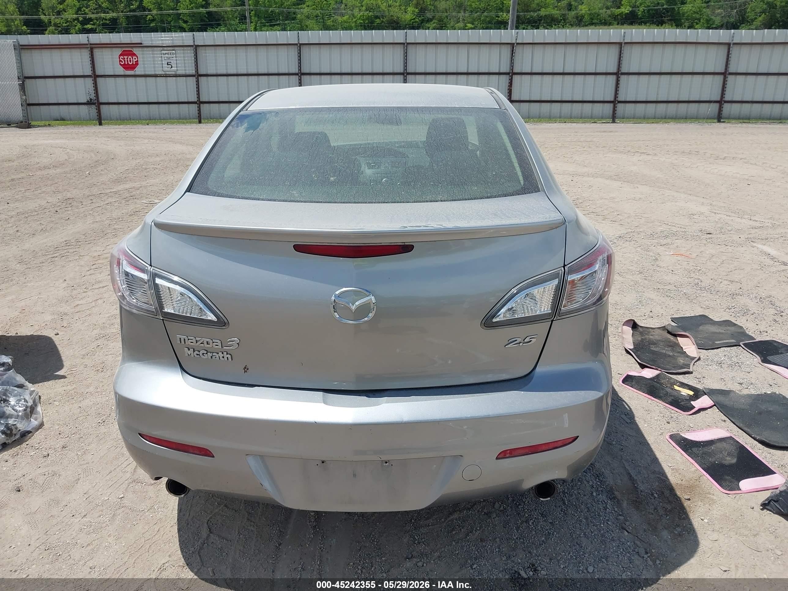 2012 Mazda Mazda3 S Touring Серебряный vin: JM1BL1V51C1577502