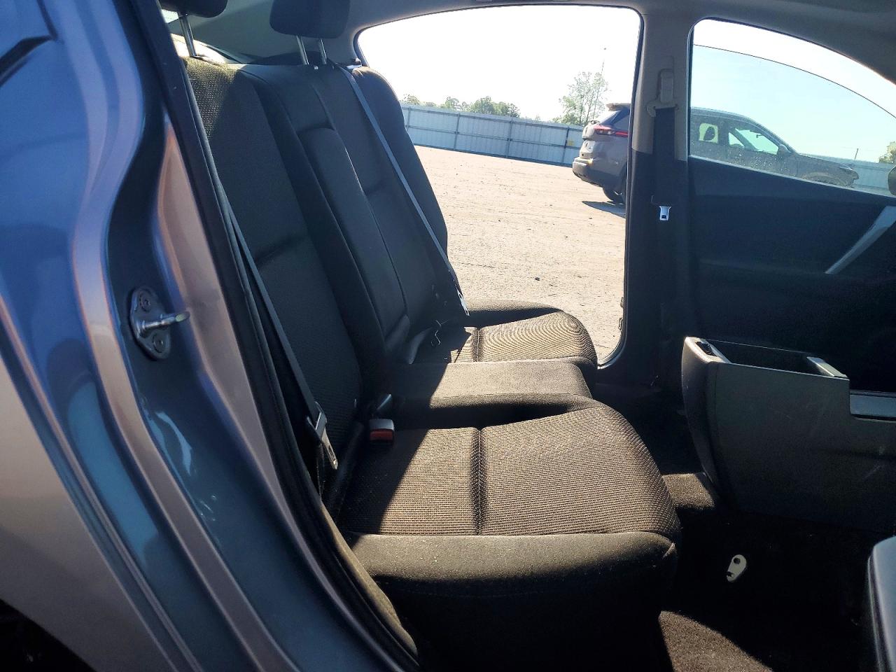 2012 Mazda 3 S Серебряный vin: JM1BL1V52C1679634