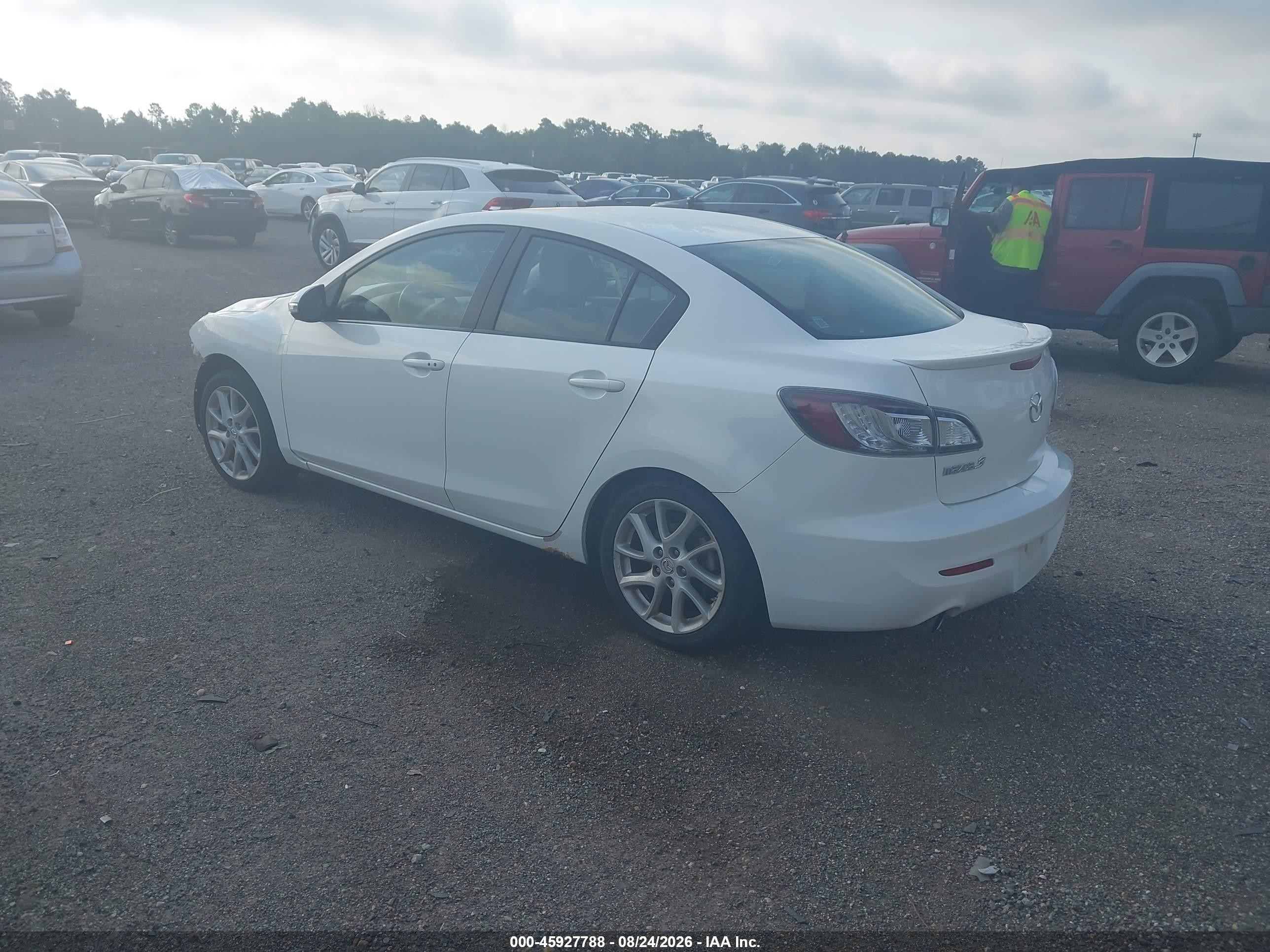 2012 Mazda Mazda3 S Touring White vin: JM1BL1V55C1616219