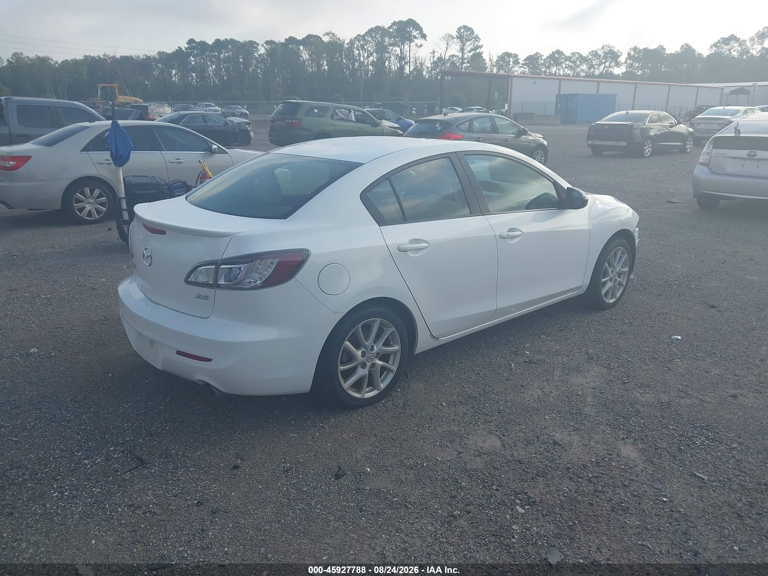 2012 Mazda Mazda3 S Touring White vin: JM1BL1V55C1616219